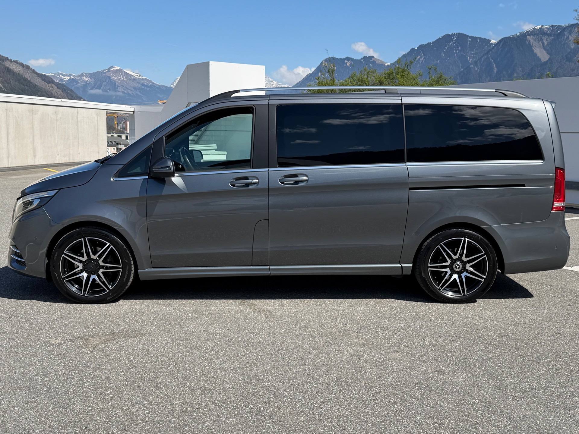 MERCEDES-BENZ V 300 d lang Swiss Edition 4Matic 9G-Tronic-showroom-element-2