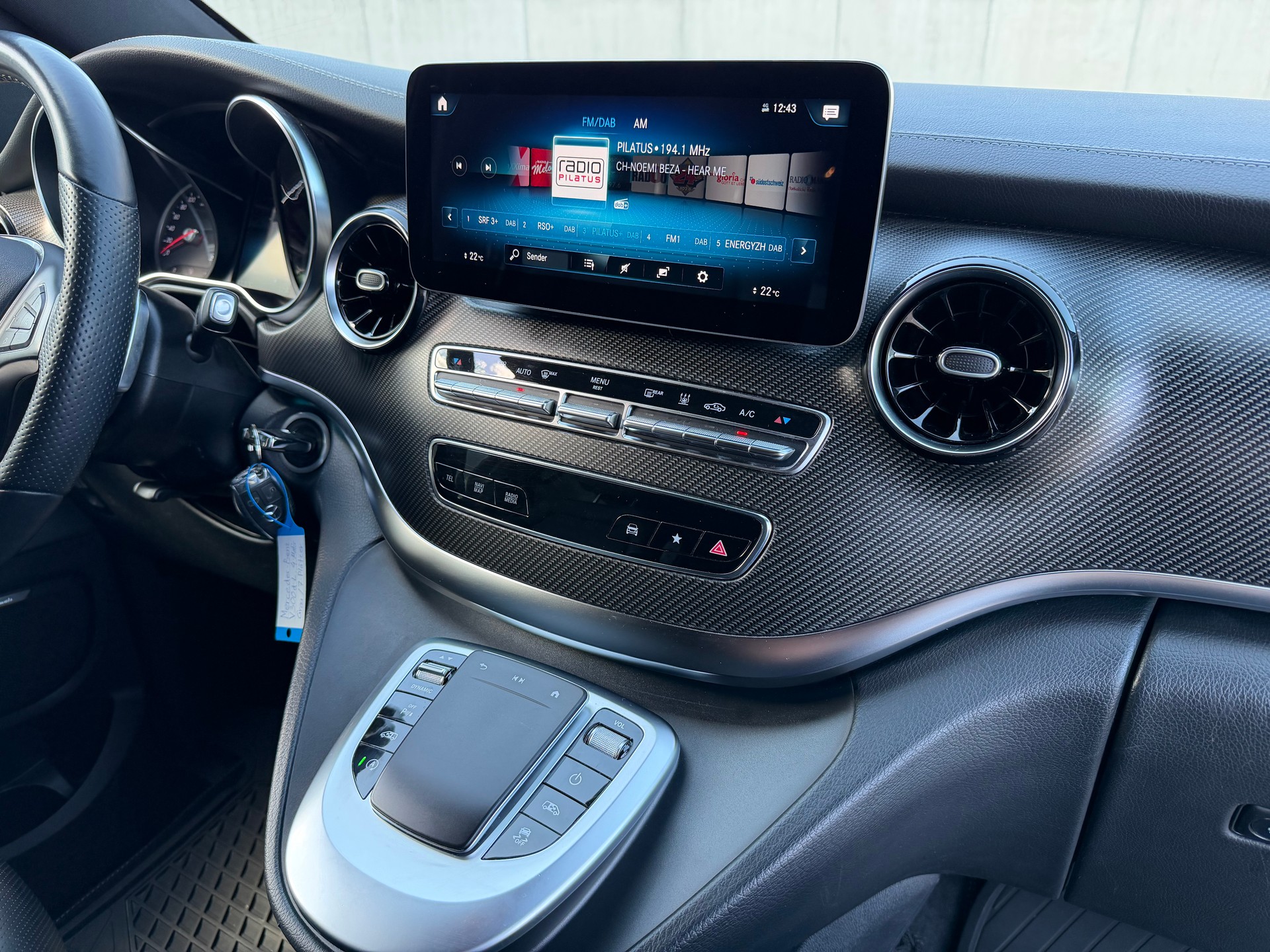 MERCEDES-BENZ V 300 d lang Swiss Edition 4Matic 9G-Tronic-image-27