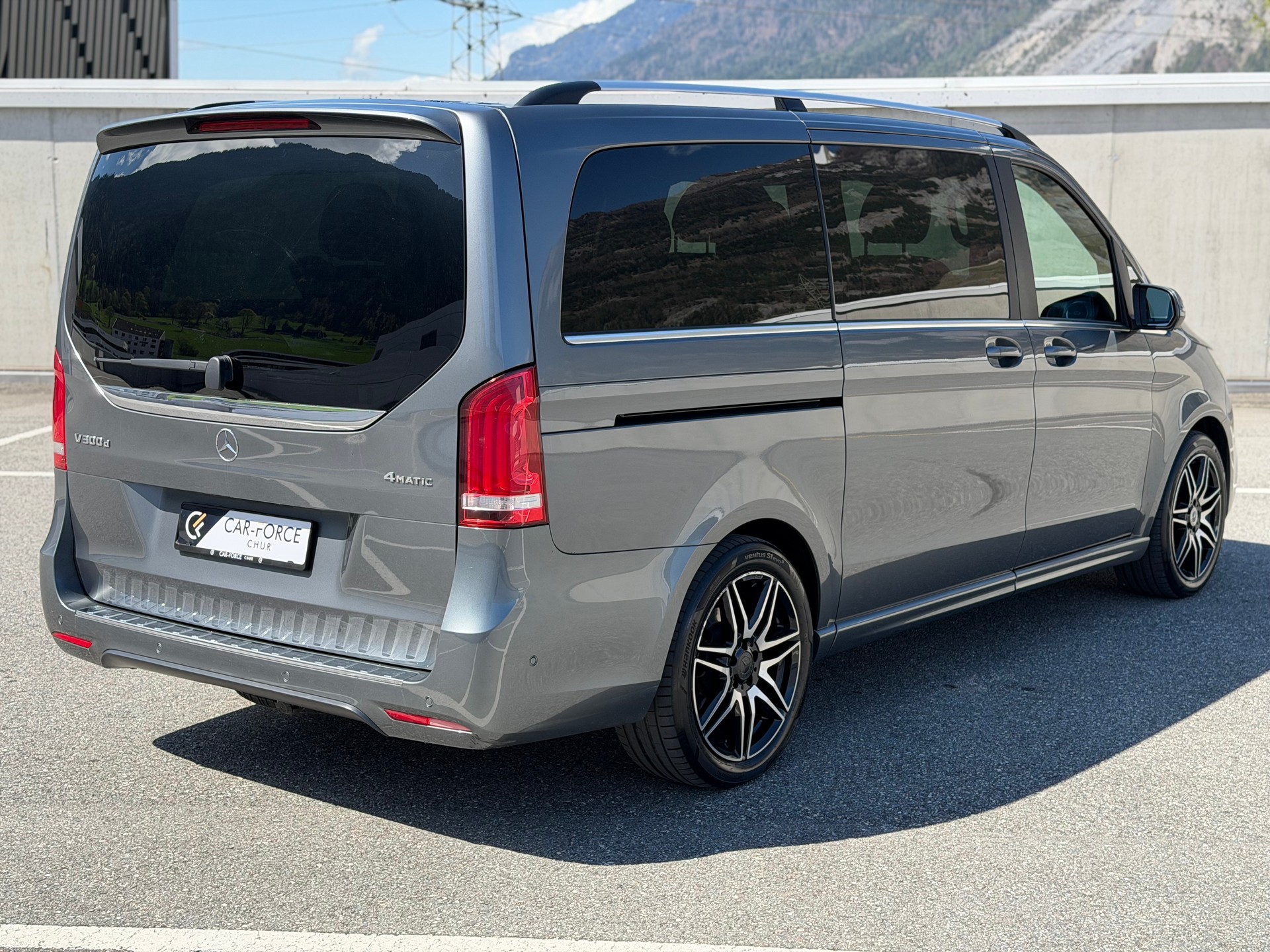 MERCEDES-BENZ V 300 d lang Swiss Edition 4Matic 9G-Tronic-image-5
