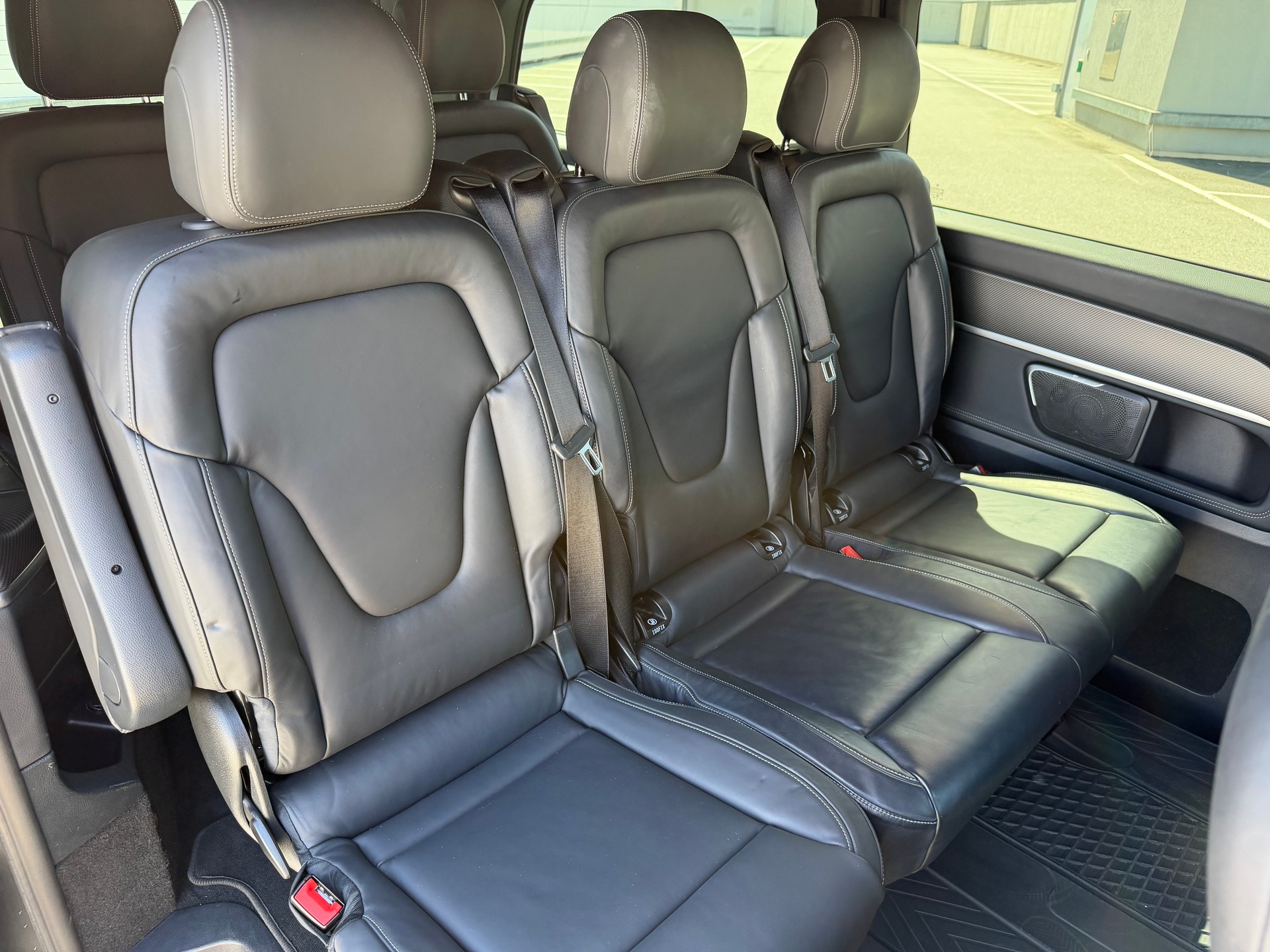 MERCEDES-BENZ V 300 d lang Swiss Edition 4Matic 9G-Tronic-image-18