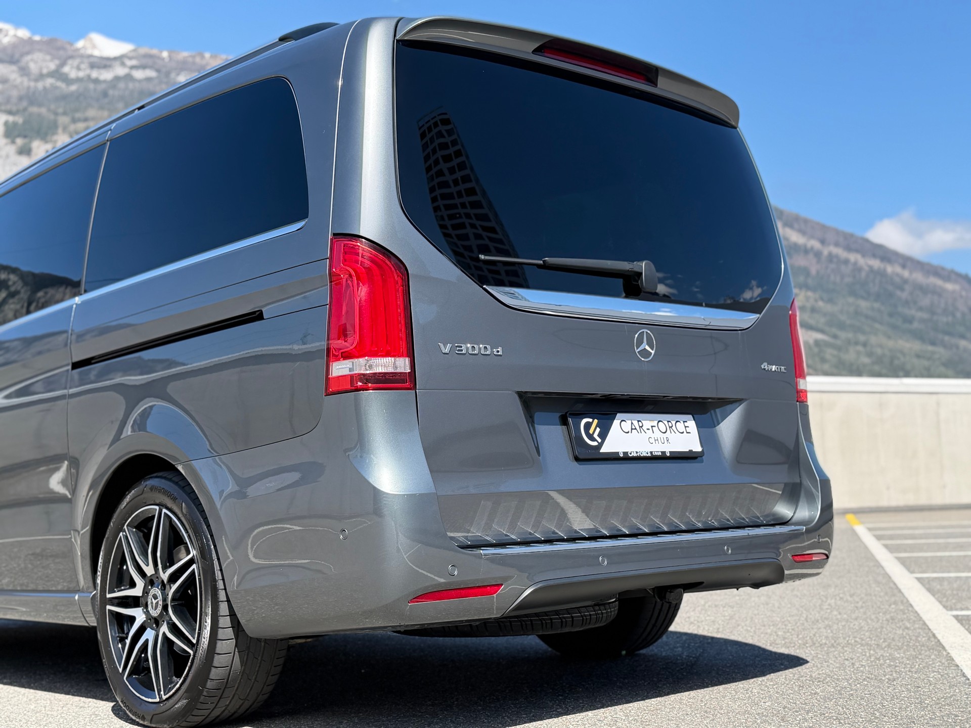 MERCEDES-BENZ V 300 d lang Swiss Edition 4Matic 9G-Tronic-image-12