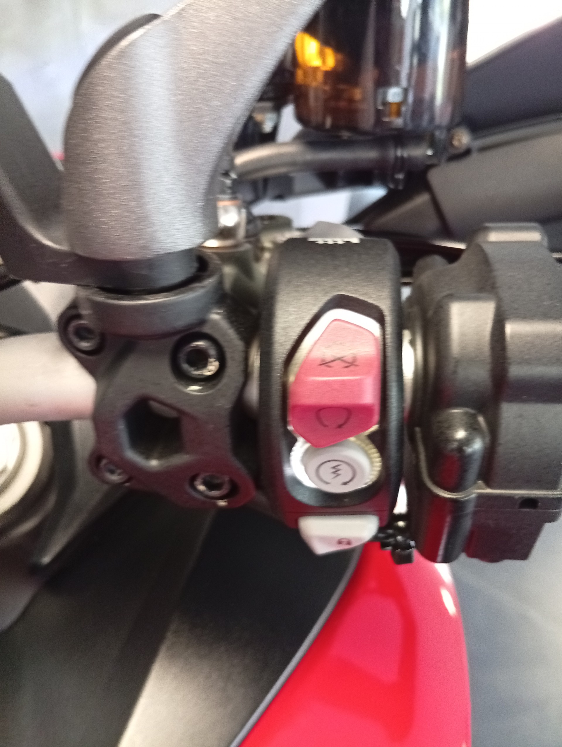 DUCATI Multistrada 950 S Speichn Felgen-image-12