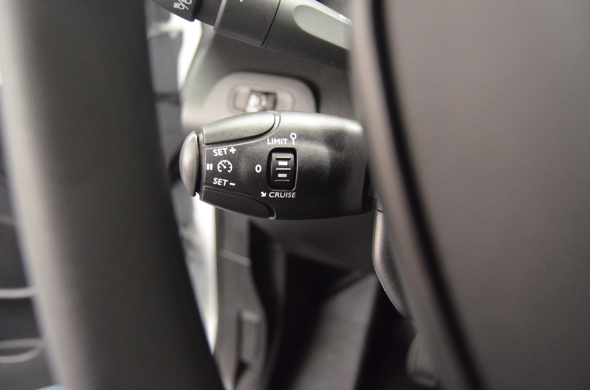 PEUGEOT Partner 1.5 HDi Premium-image-9