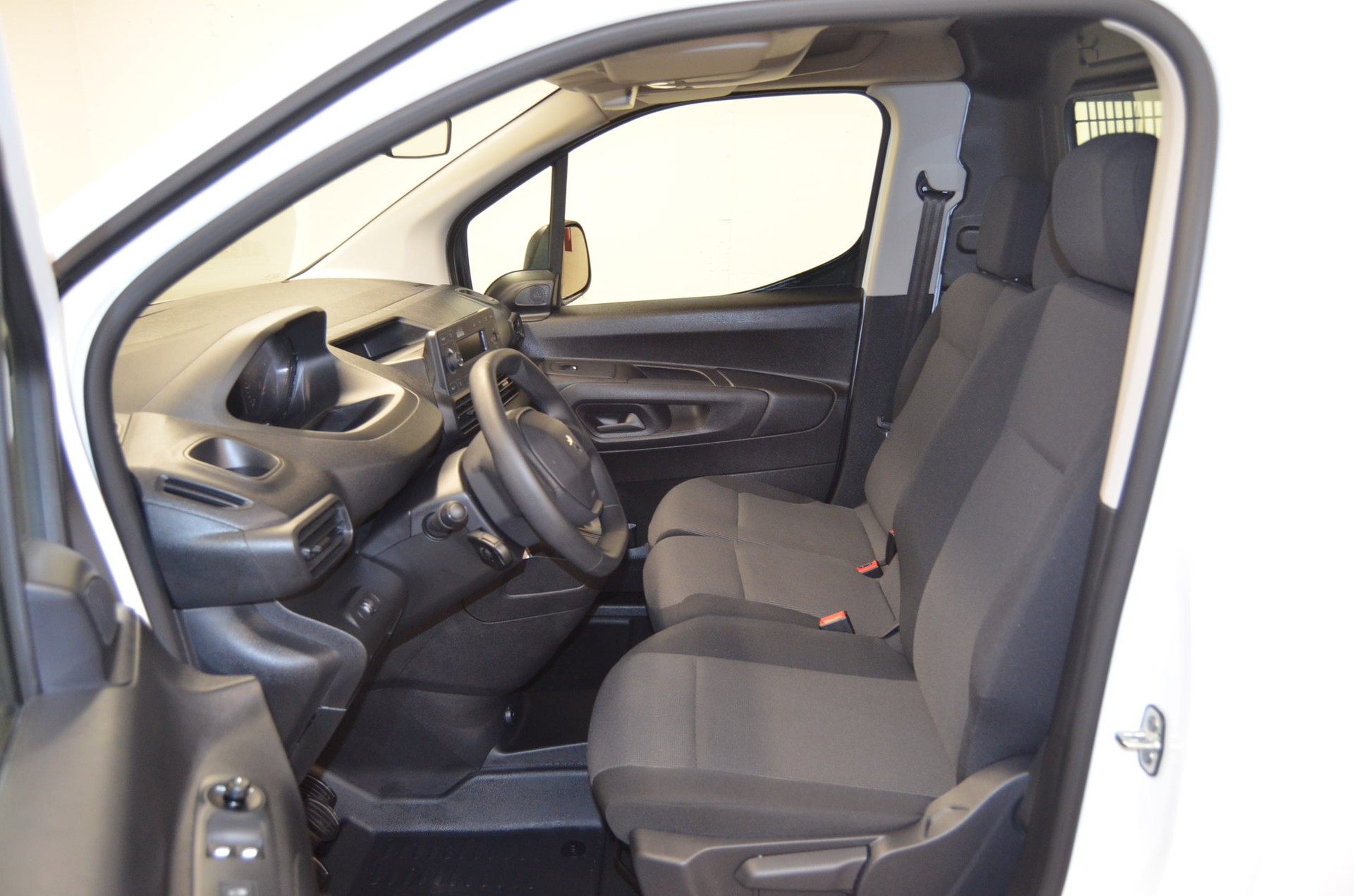 PEUGEOT Partner 1.5 HDi Premium-image-4