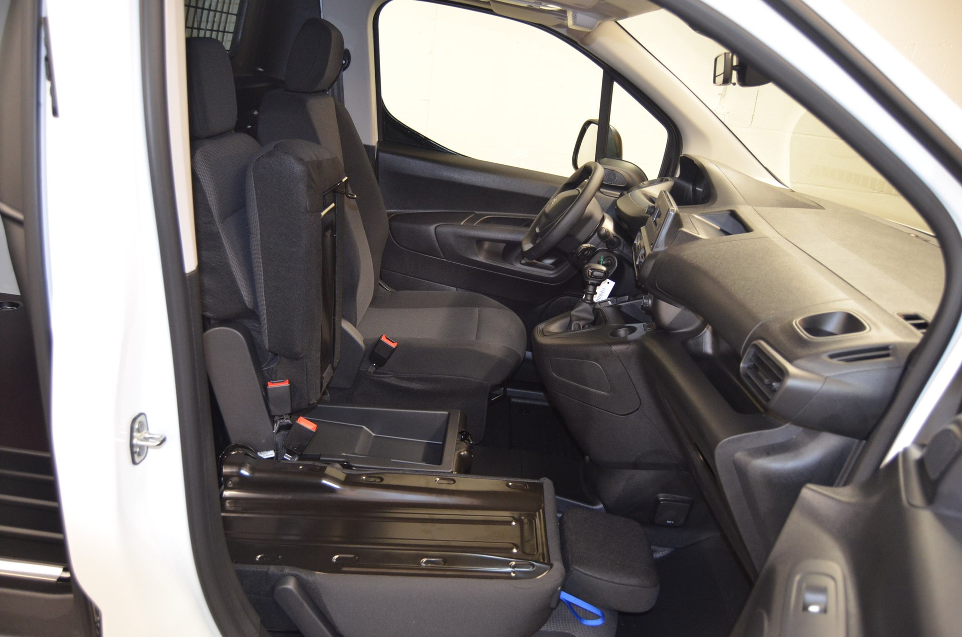 PEUGEOT Partner 1.5 HDi Premium-image-5