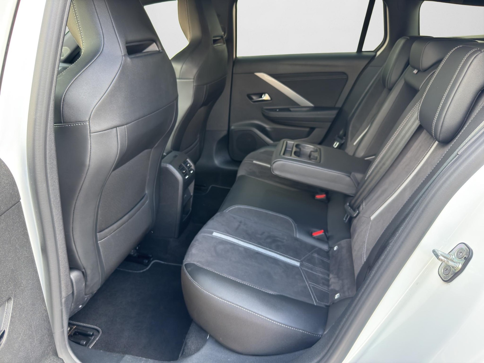 OPEL Astra Sports Tourer 1.6 T PHEV 225 GSe-image-13