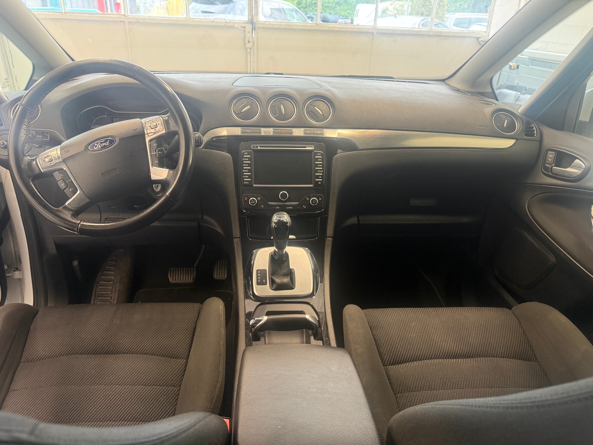 FORD S-Max 2.0 SCTi TitaniumS PowerShift-image-10