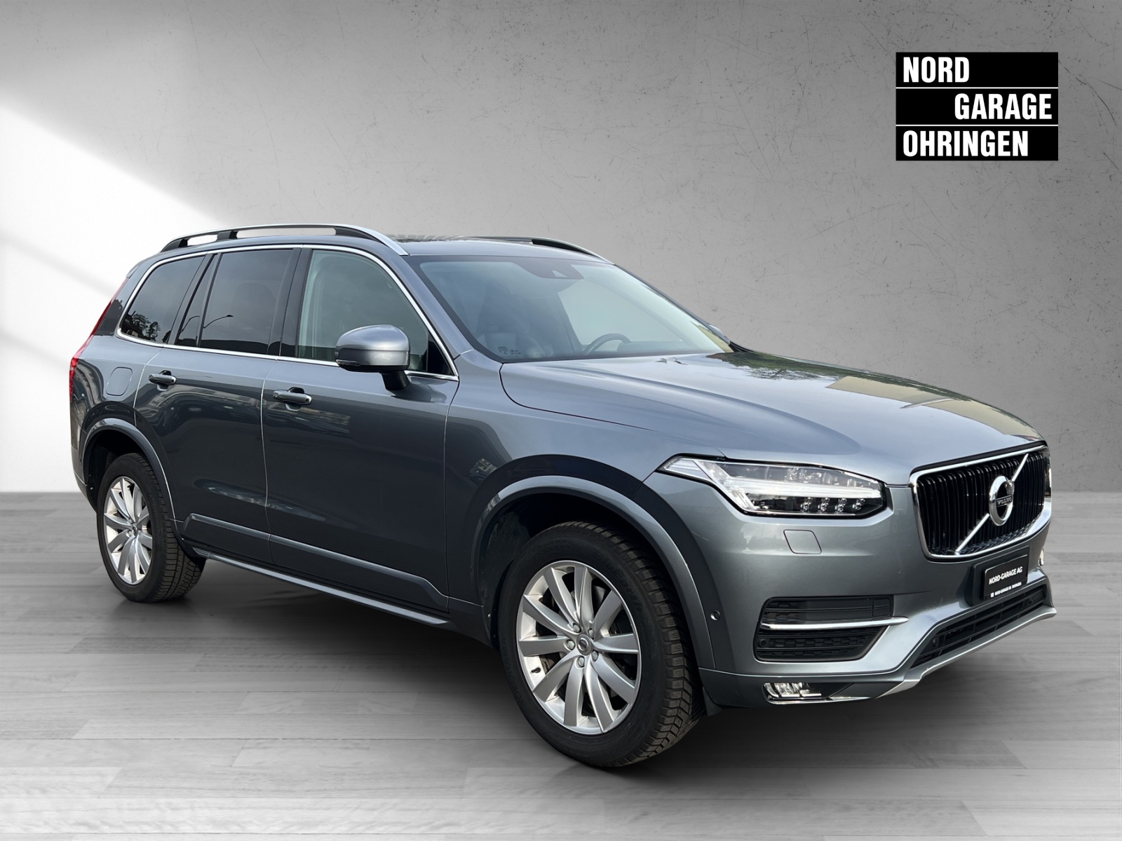 VOLVO XC90 D5 AWD Momentum-image-5