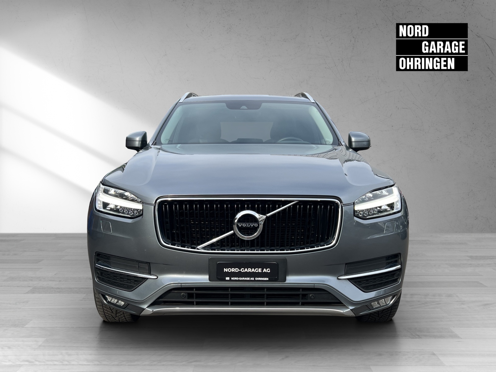 VOLVO XC90 D5 AWD Momentum-showroom-element-1