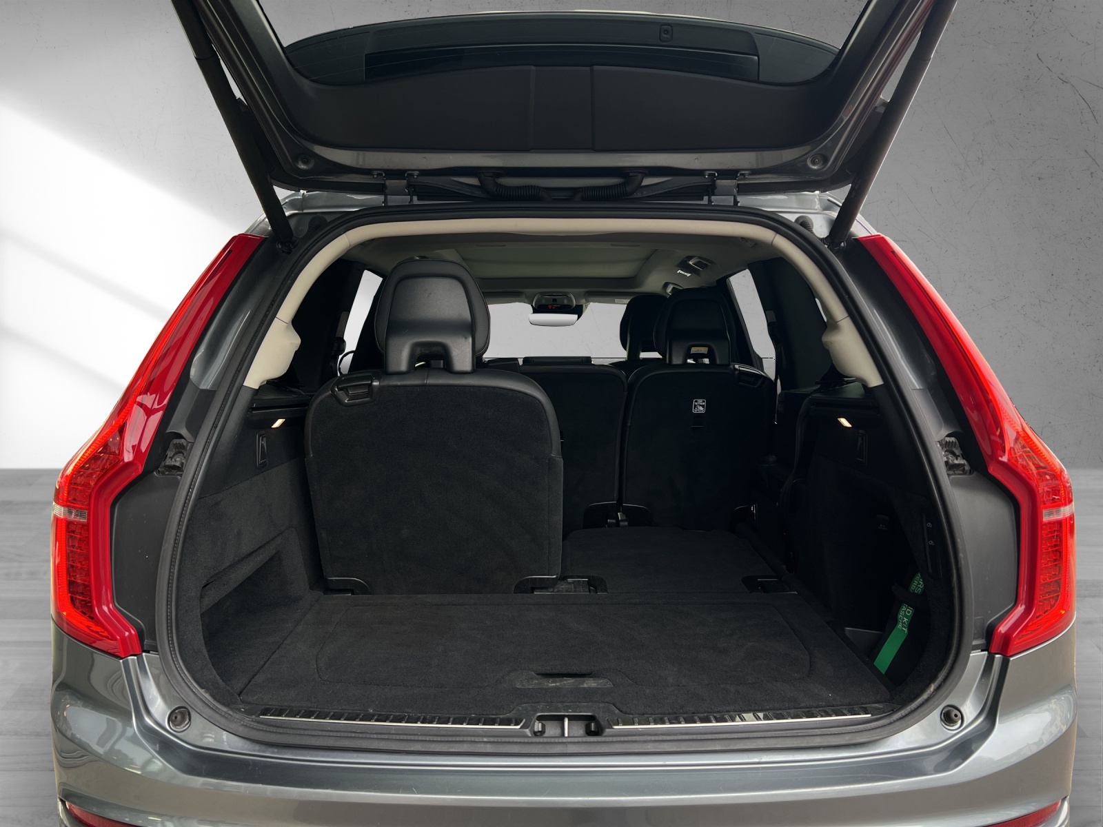 VOLVO XC90 D5 AWD Momentum-image-15