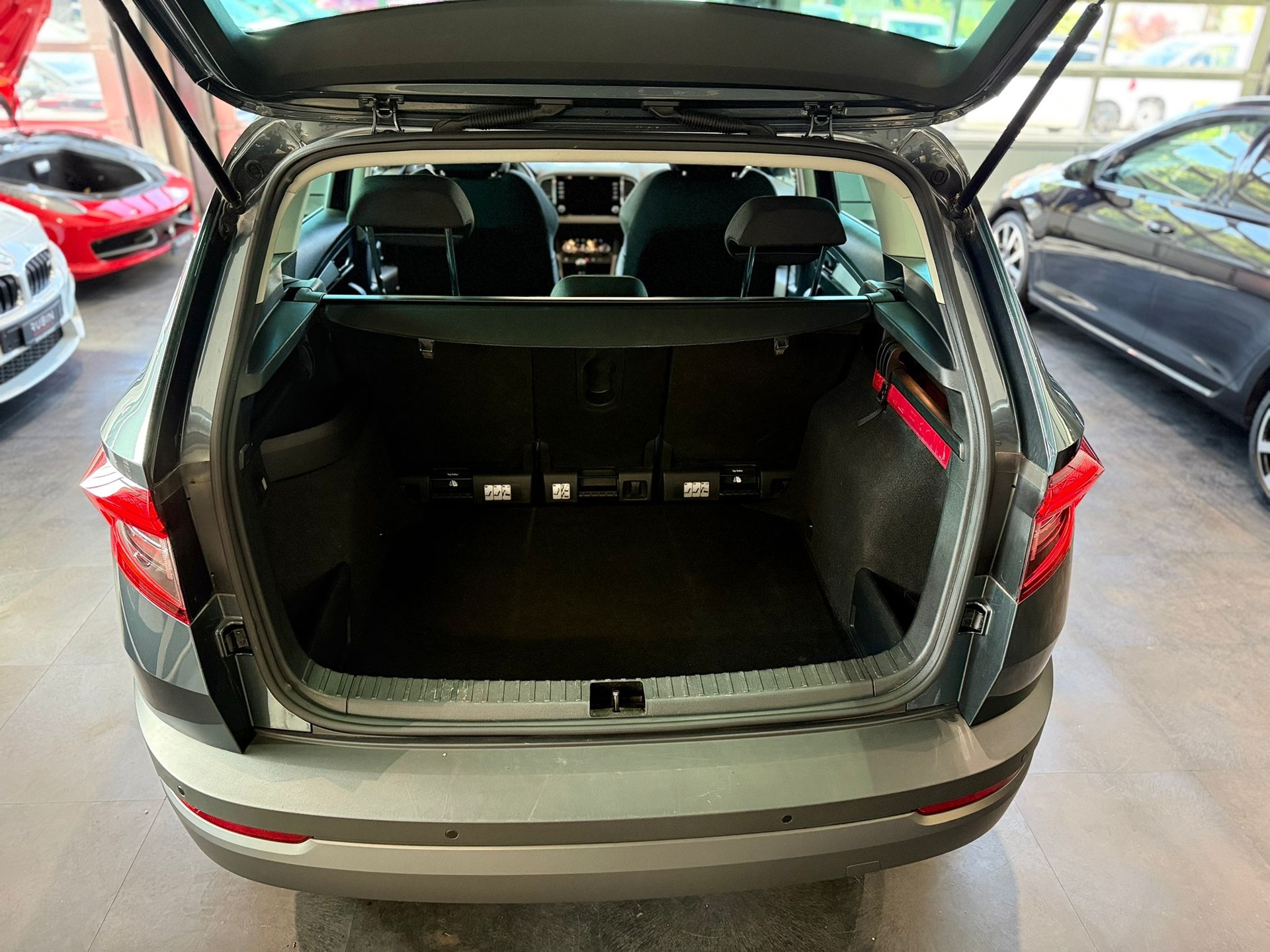 SKODA Karoq 1.0 TSI Ambition-image-4