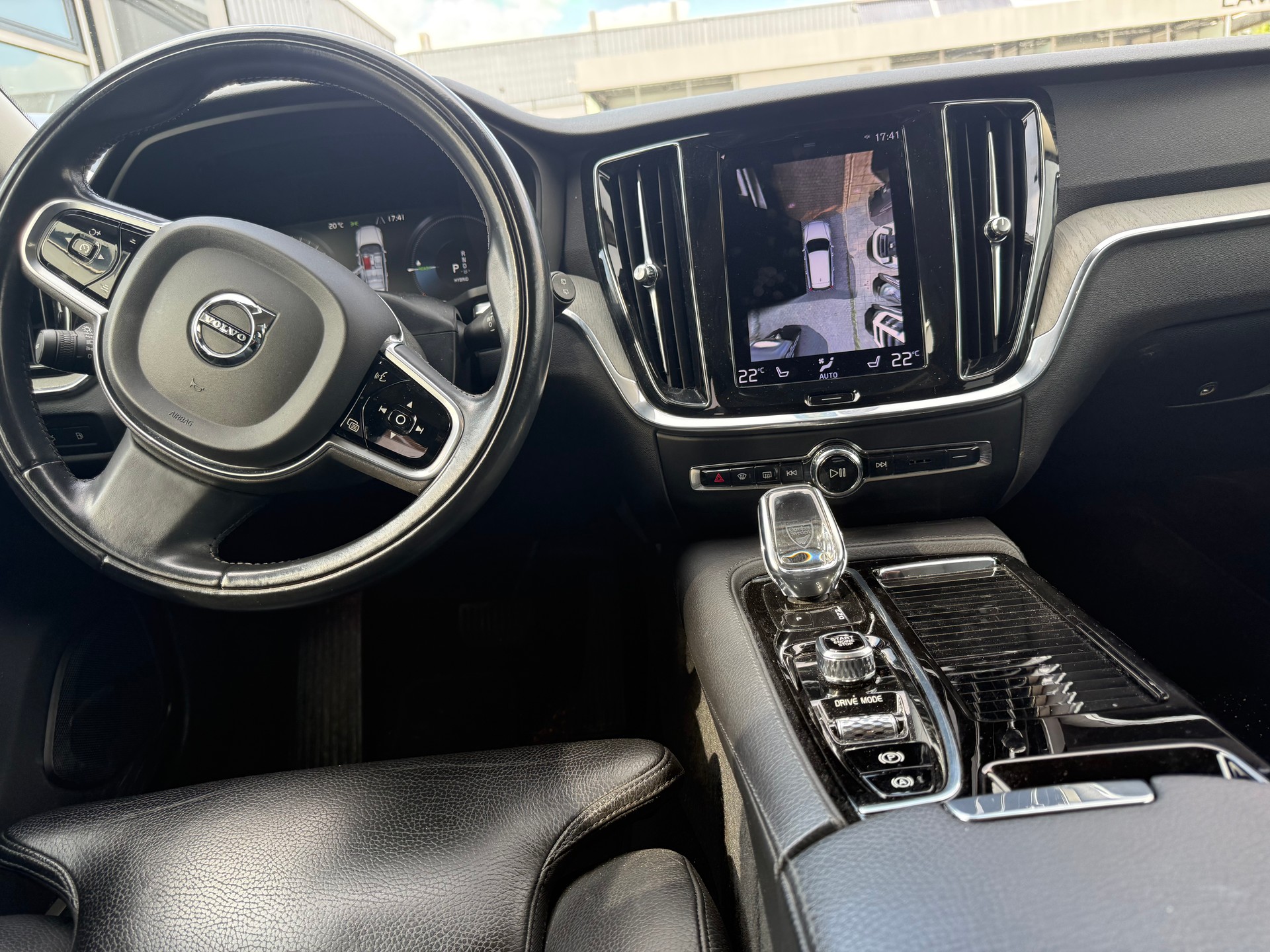VOLVO V60 T6 eAWD Twin Engine Inscription Expression Geartronic-image-7