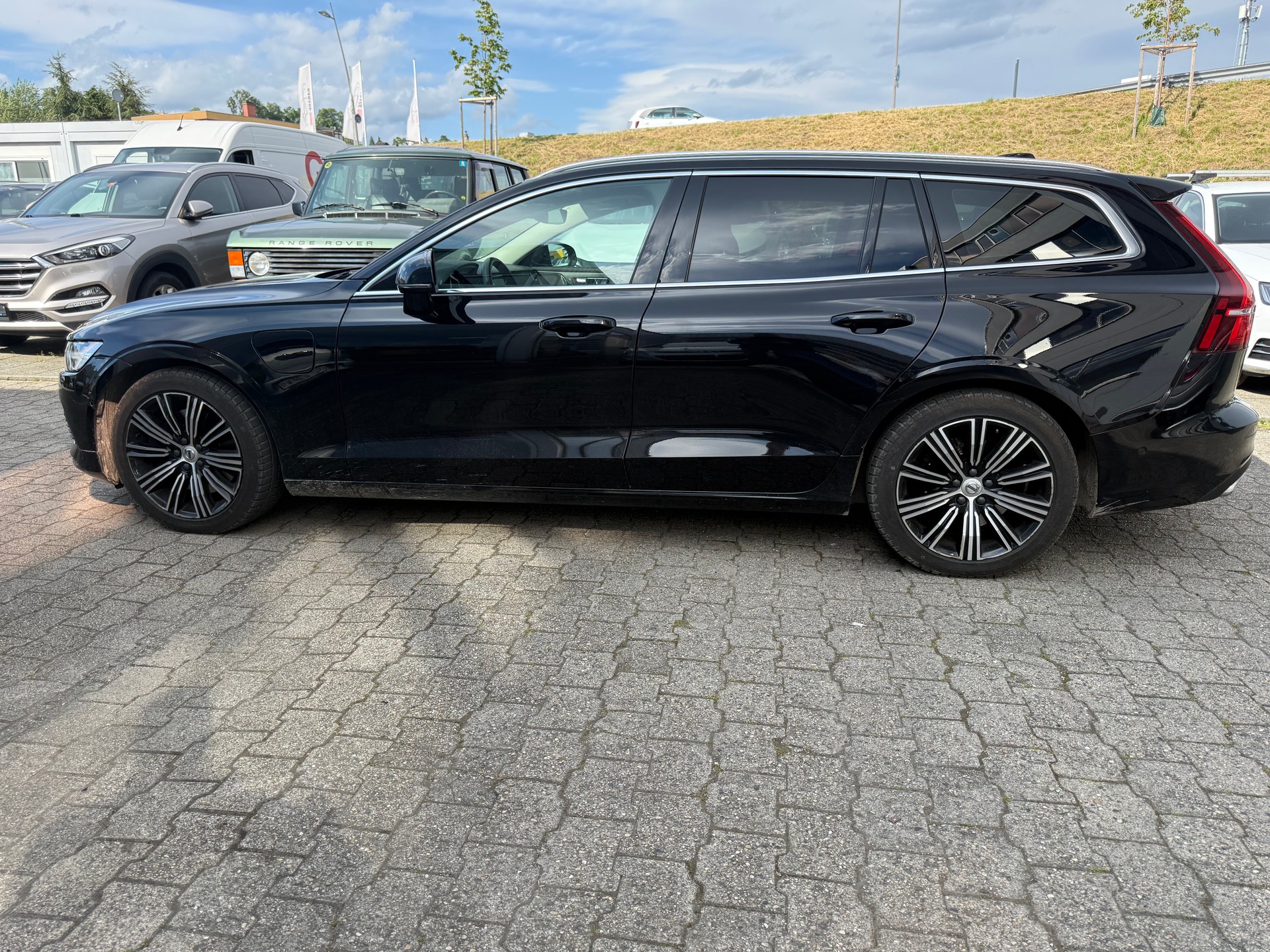 VOLVO V60 T6 eAWD Twin Engine Inscription Expression Geartronic-image-3