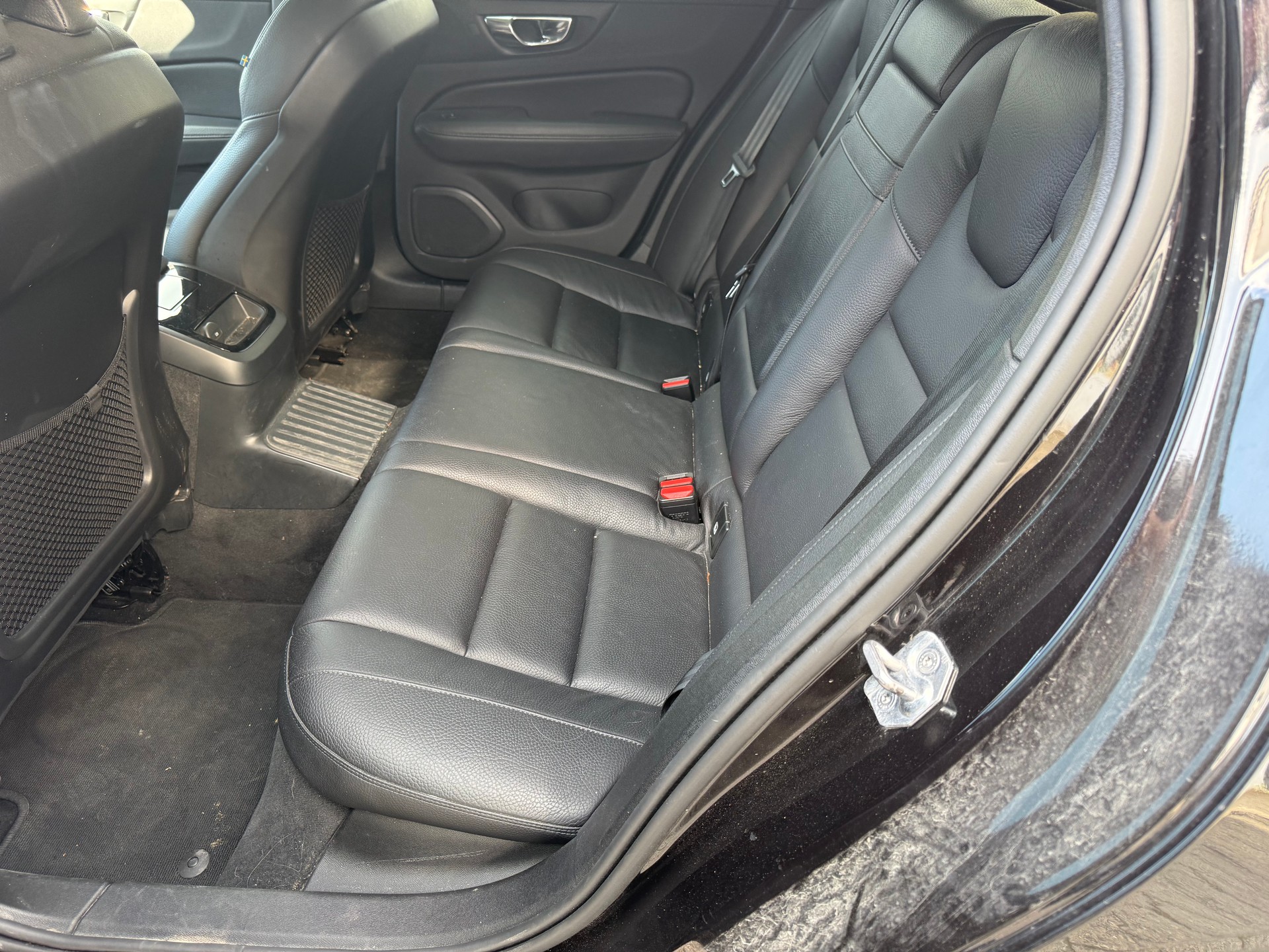 VOLVO V60 T6 eAWD Twin Engine Inscription Expression Geartronic-image-9