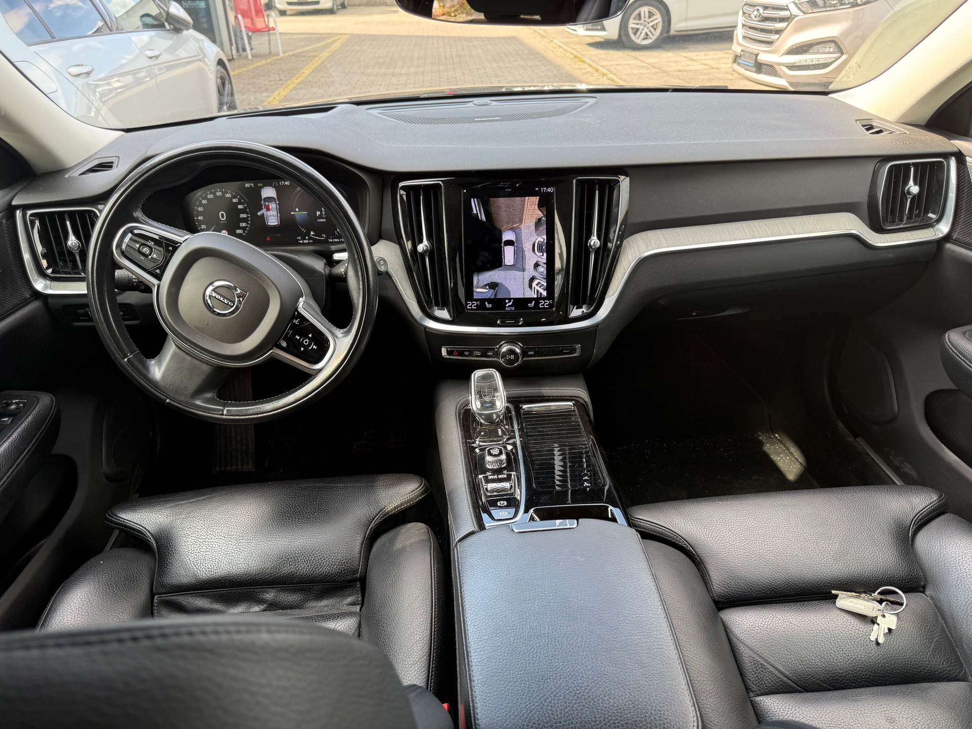 VOLVO V60 T6 eAWD Twin Engine Inscription Expression Geartronic-image-6