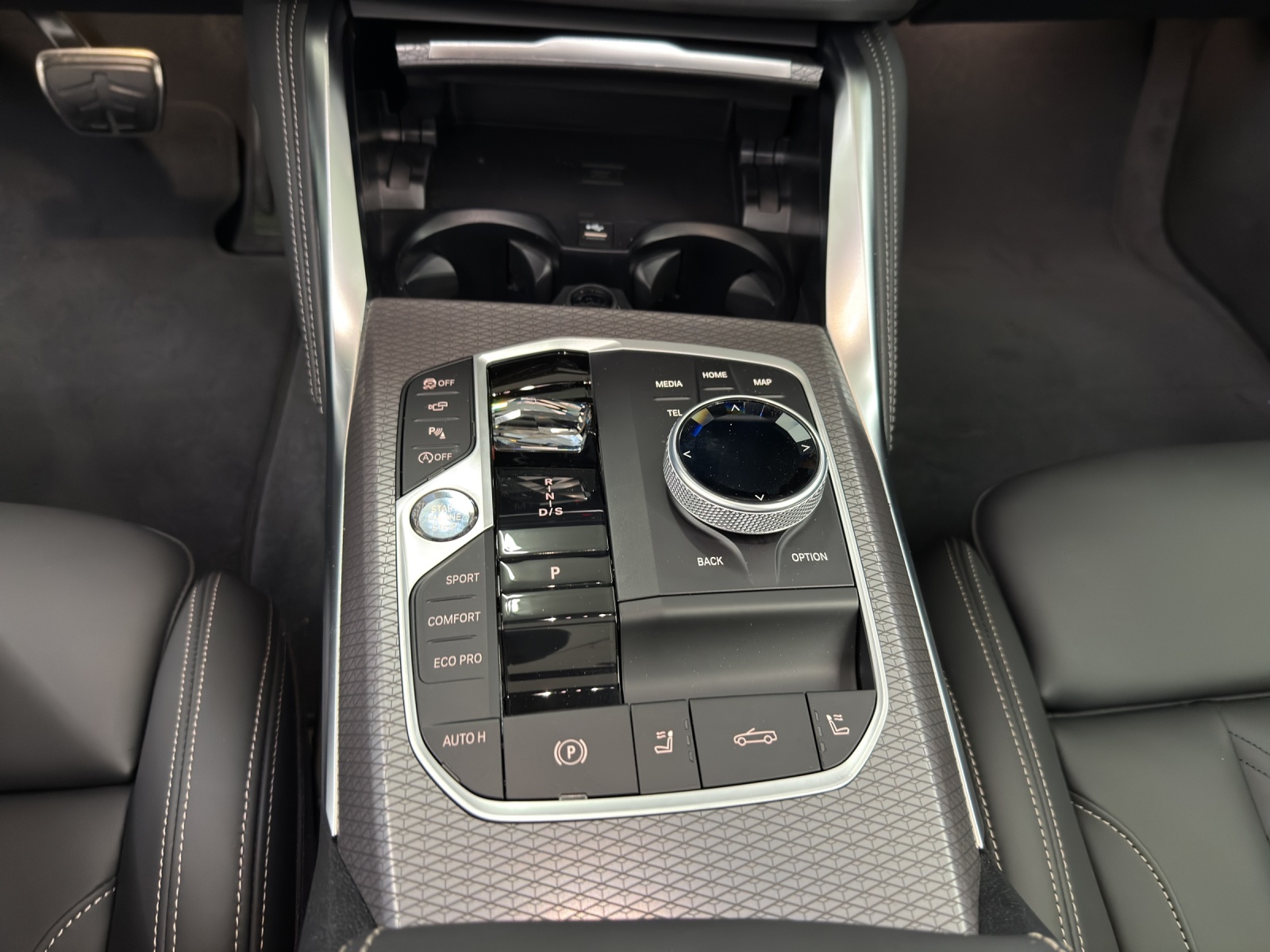 BMW M440i xDrive 48V Cabriolet Steptronic-image-16