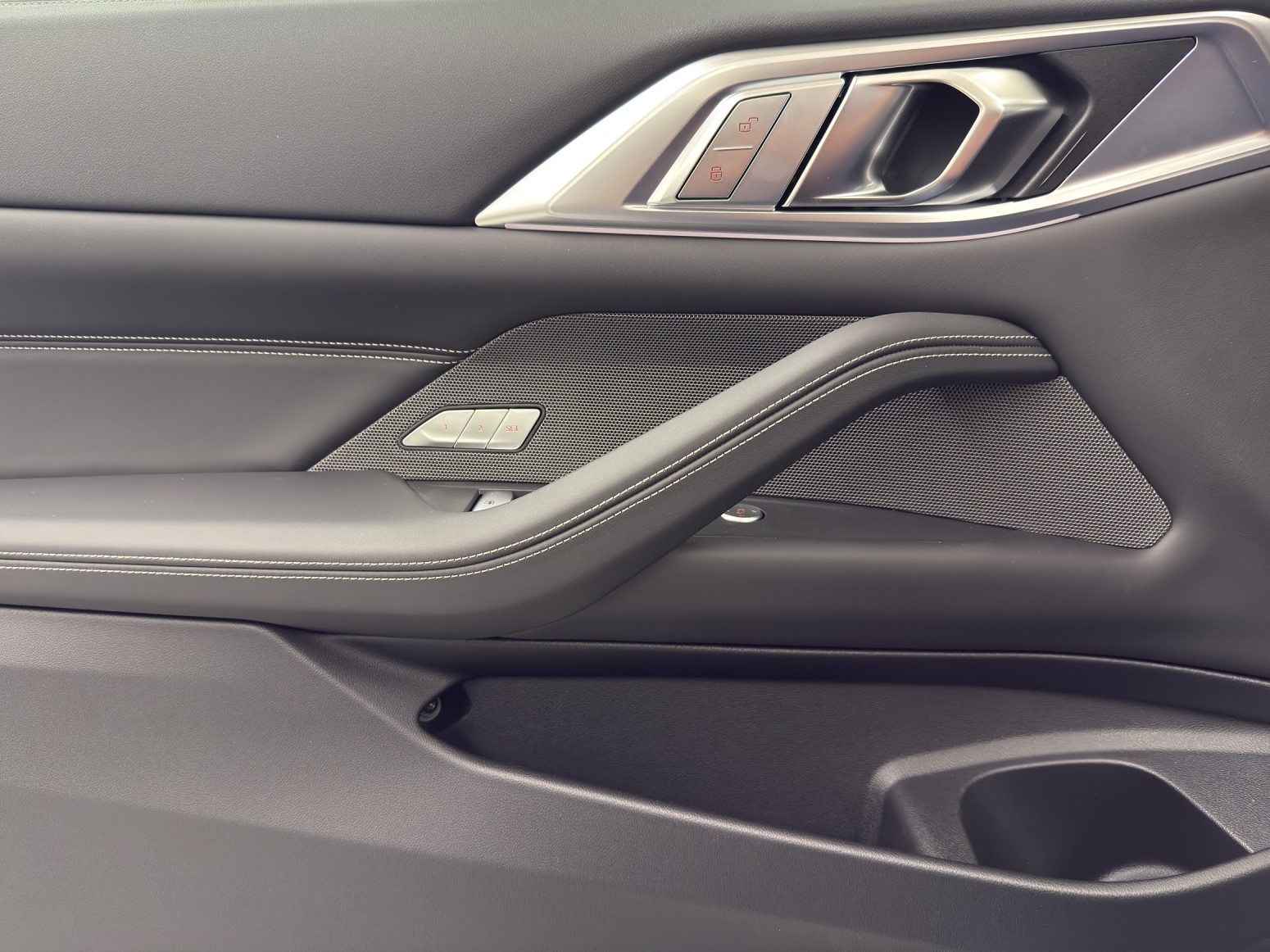 BMW M440i xDrive 48V Cabriolet Steptronic-image-14