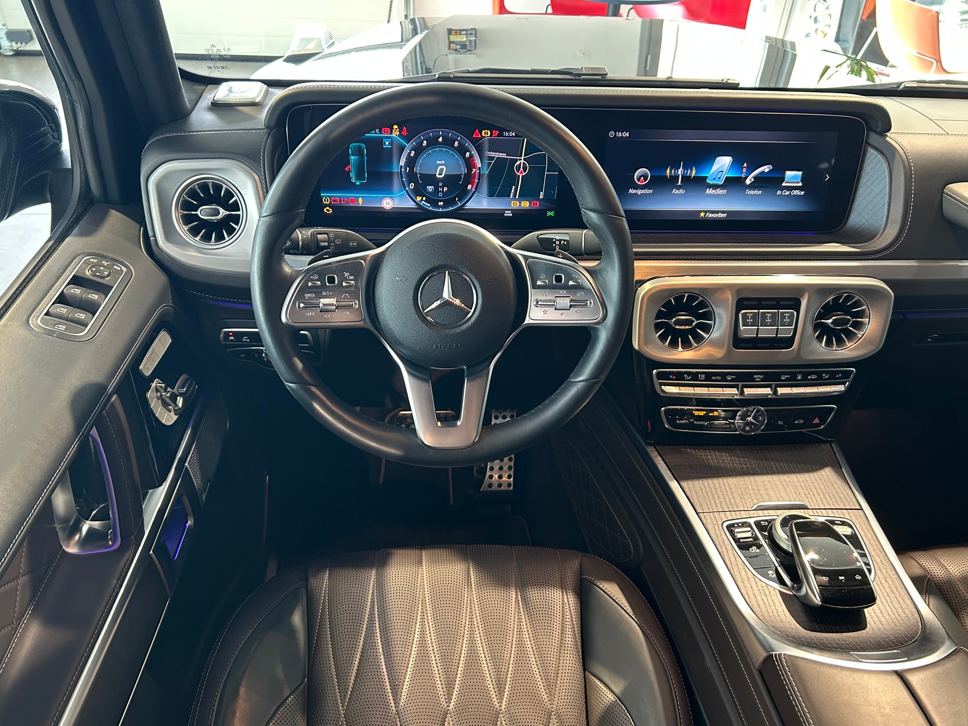 MERCEDES-BENZ G 500 AMG Line 9G-Tronic-image-14