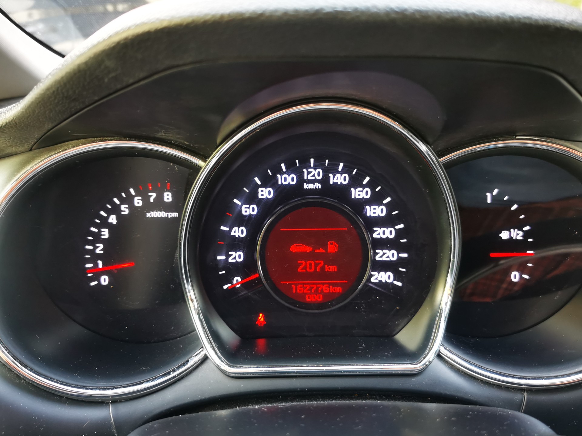 KIA Cee'd 1.6 GDi Classic-image-12