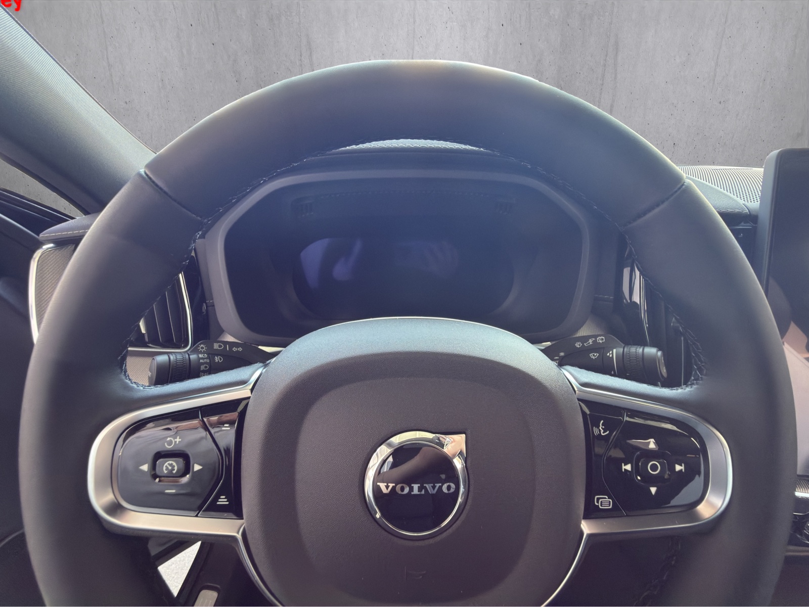 VOLVO XC60 T6 eAWD PluginHybrid Black Edition Geartronic-image-16