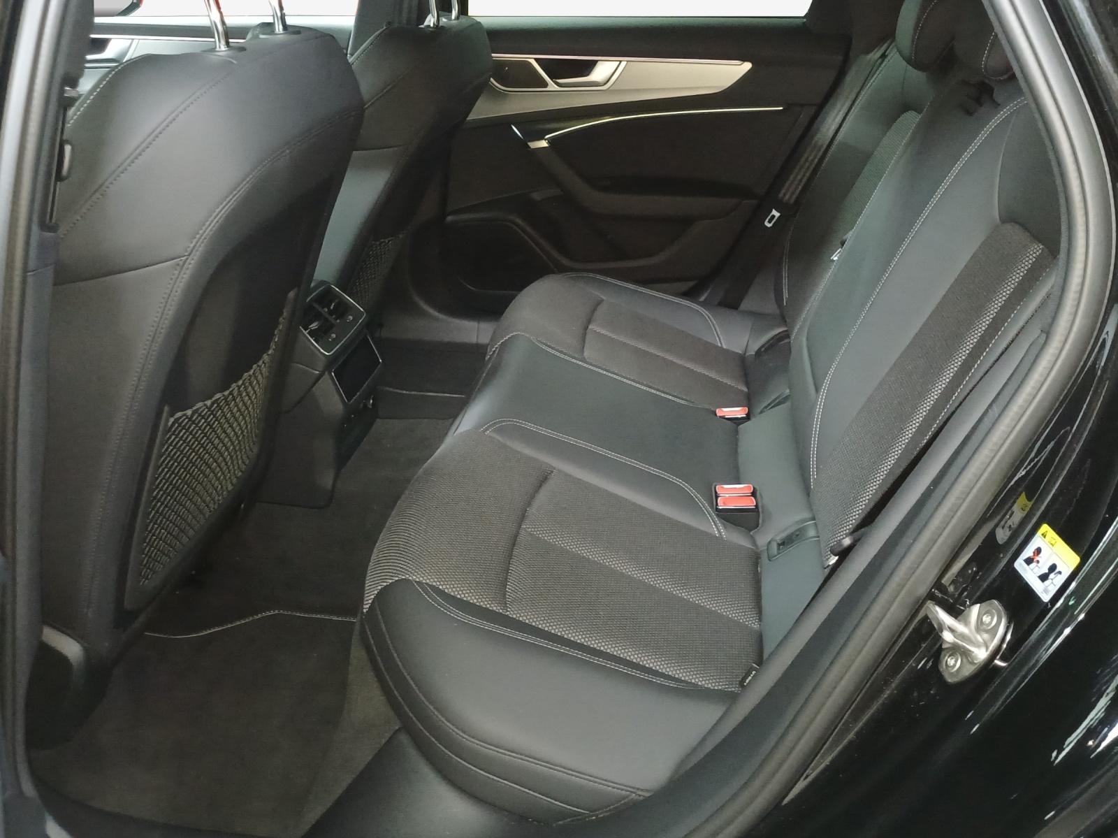 AUDI A6 Avant 50 TFSIe S line quattro S-tronic-image-11
