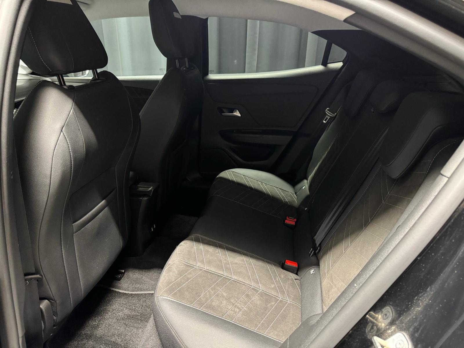OPEL Mokka e Elegance-image-18