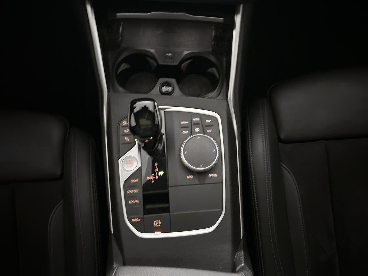 BMW 320d xDrive Touring M Sport-image-21
