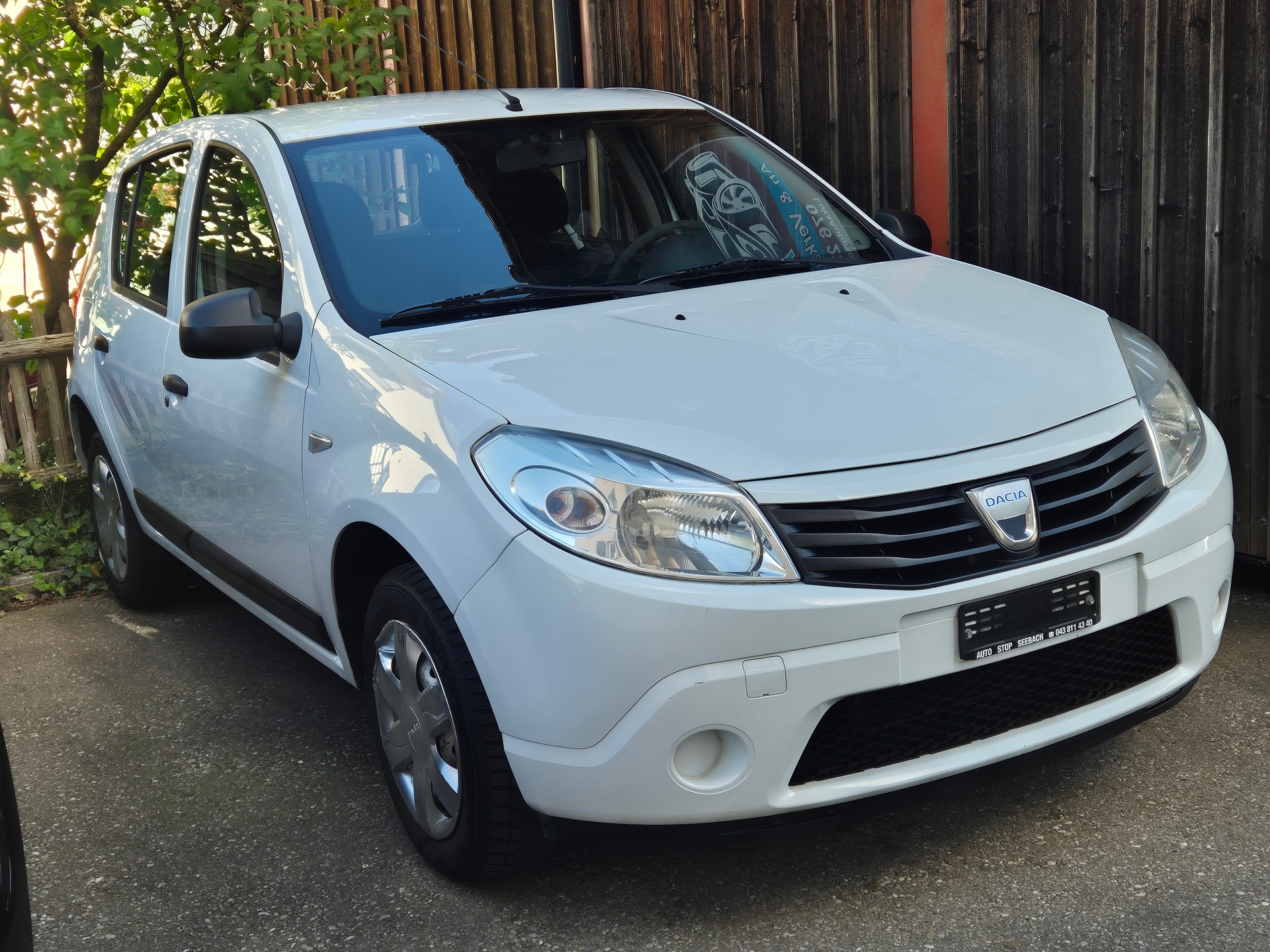 DACIA Sandero 1.2-showroom-element-1