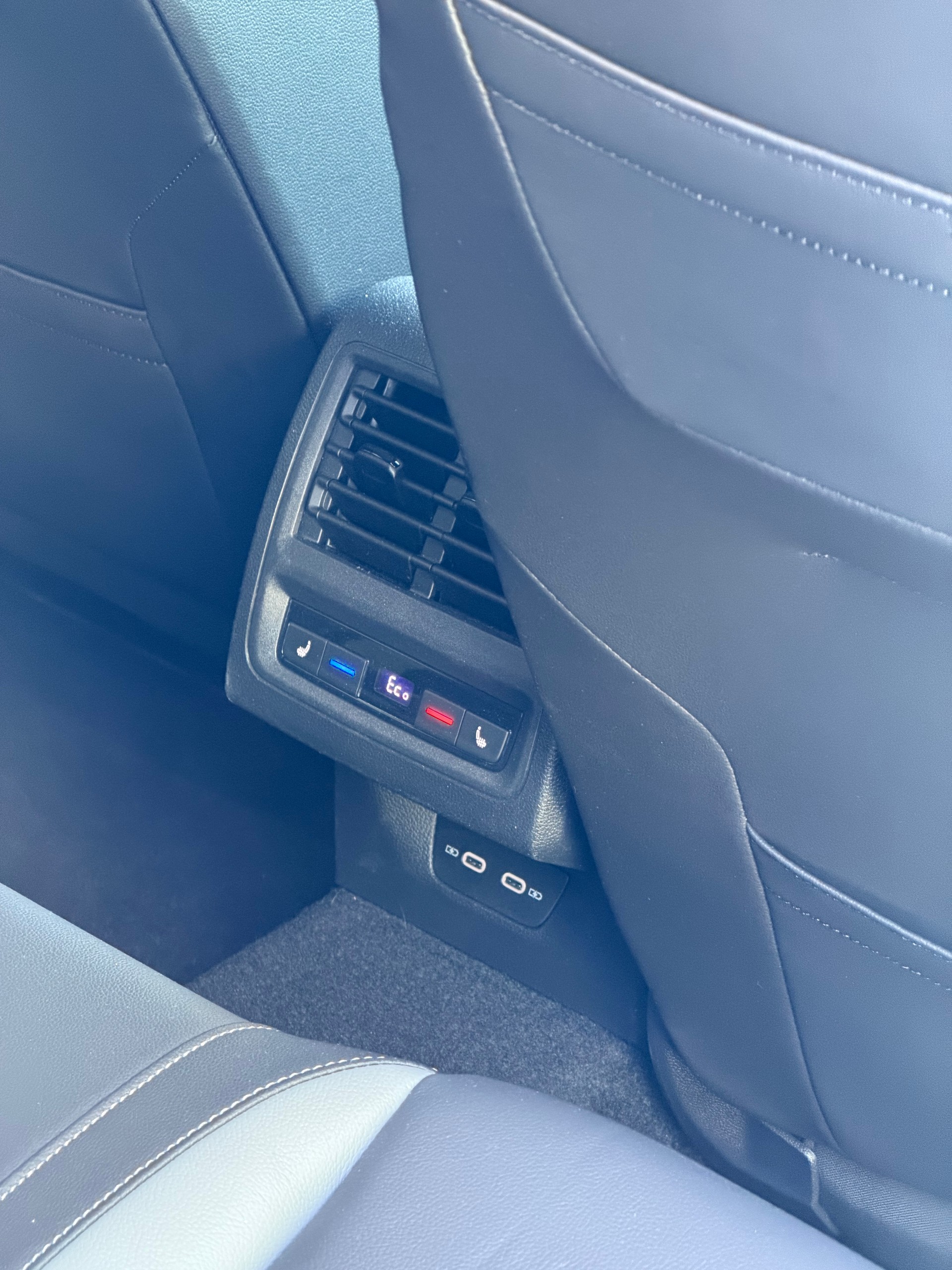 VW Golf 1.4 TSI PHEV GTE LEDERPAKET-image-12