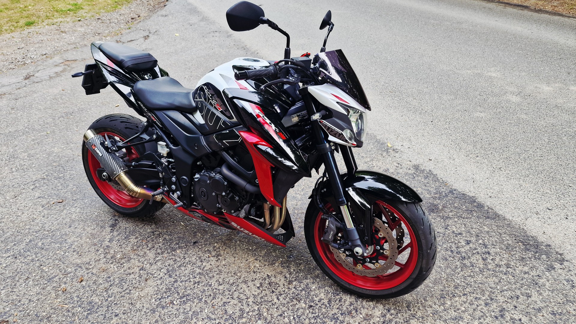 SUZUKI GSX-S 750 EVO ABS-image-1