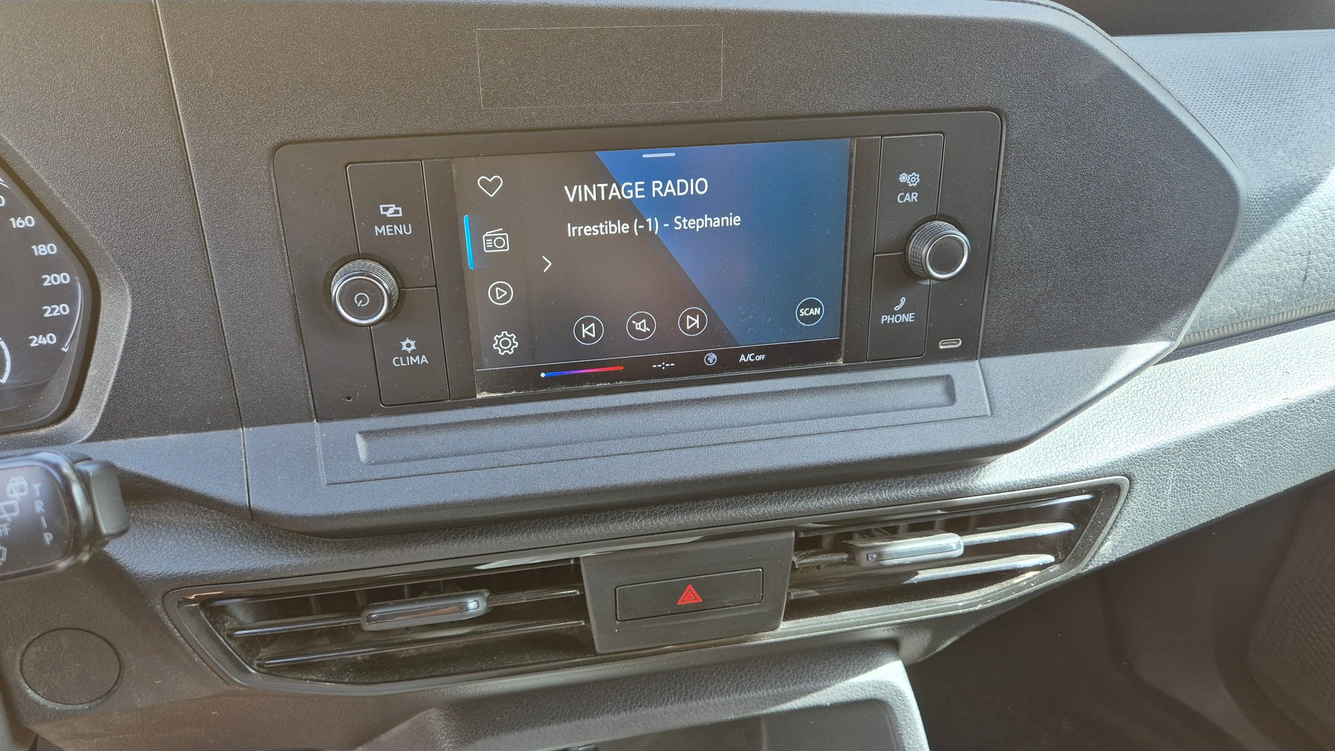 VW Caddy 2.0 TDI 4Motion Style-image-8