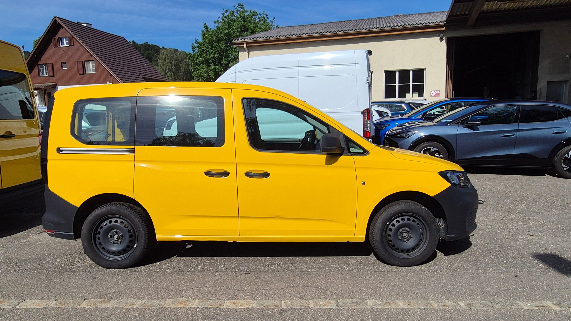 VW Caddy 2.0 TDI 4Motion Style-image-4