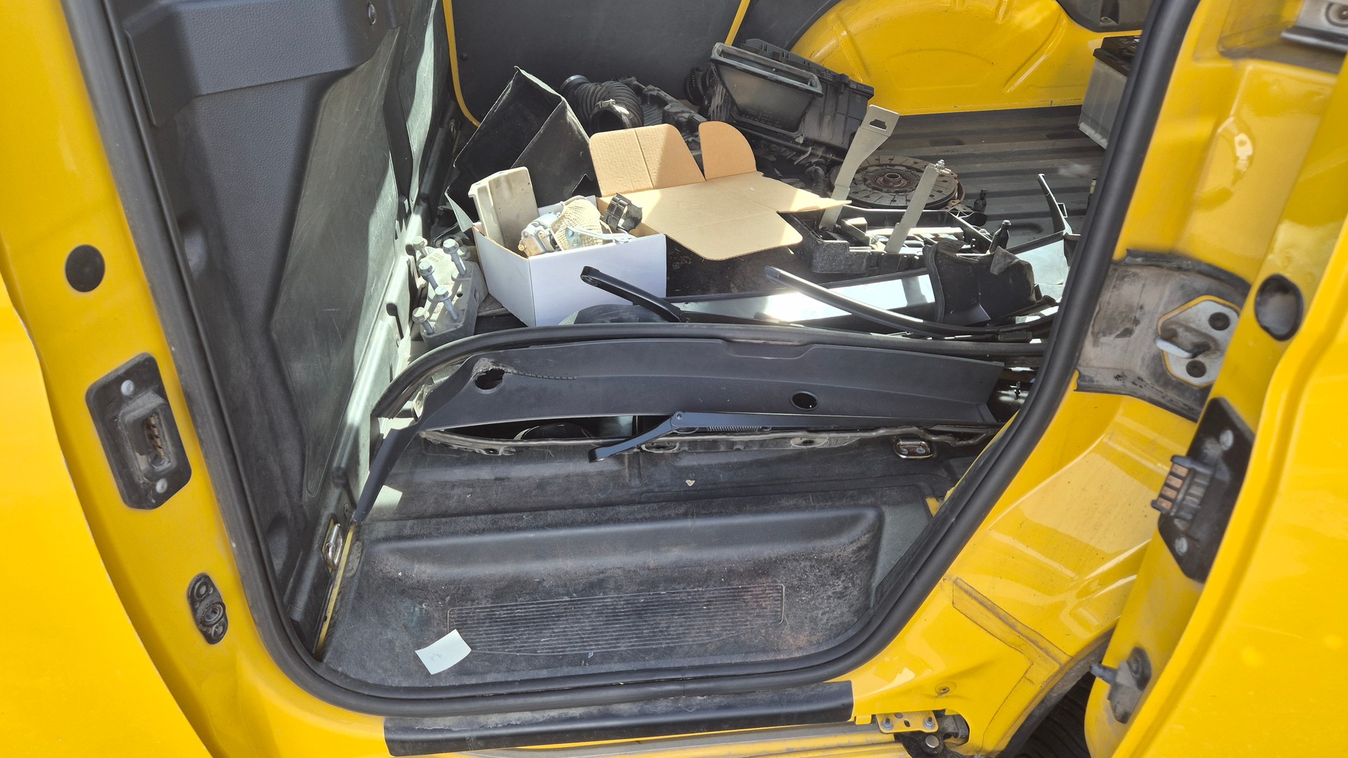 VW Caddy 2.0 TDI 4Motion Style-image-16
