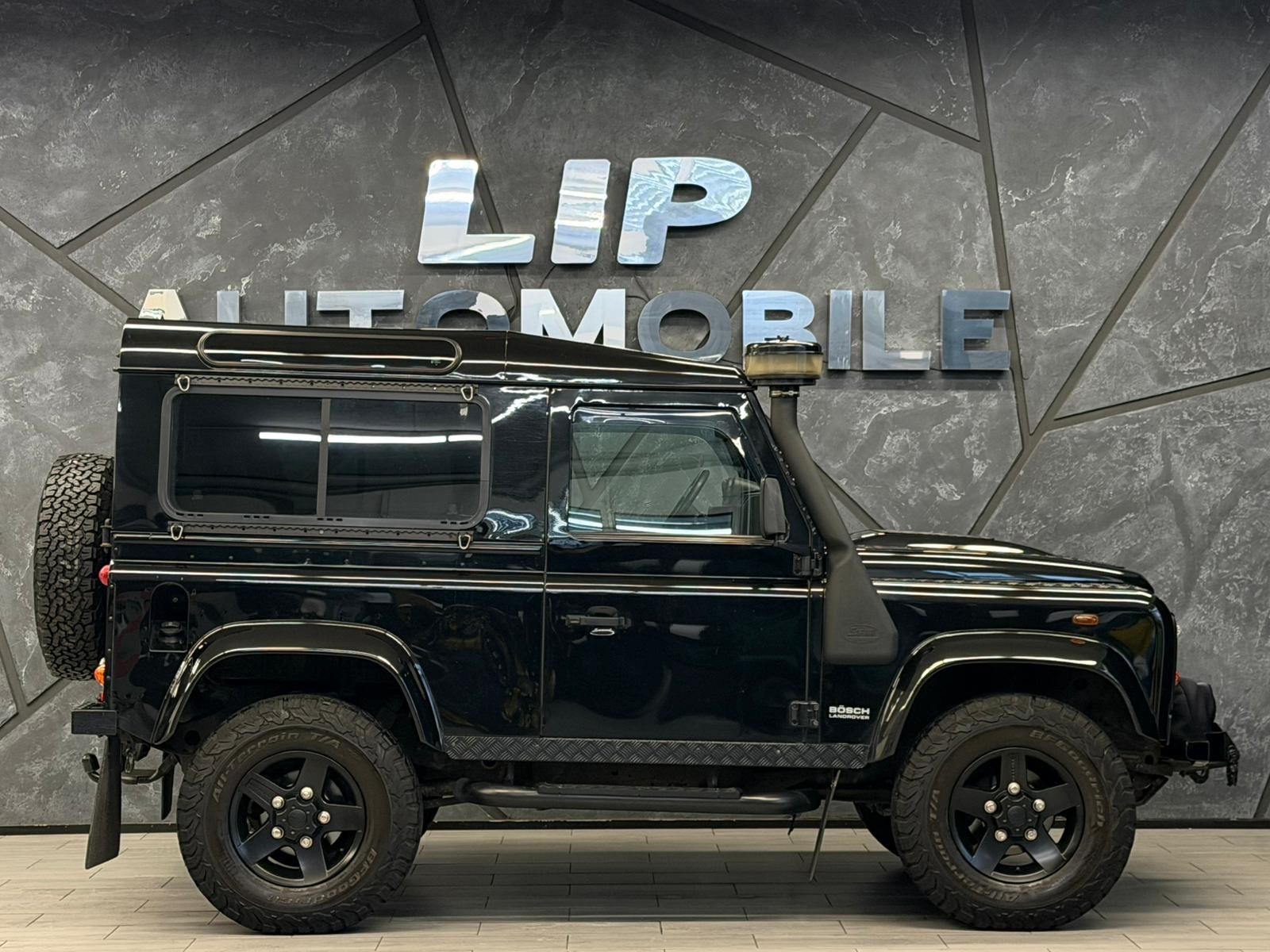 LAND ROVER Defender 90 2.2 TD4 Station Wagon 67YRS Legend-image-3