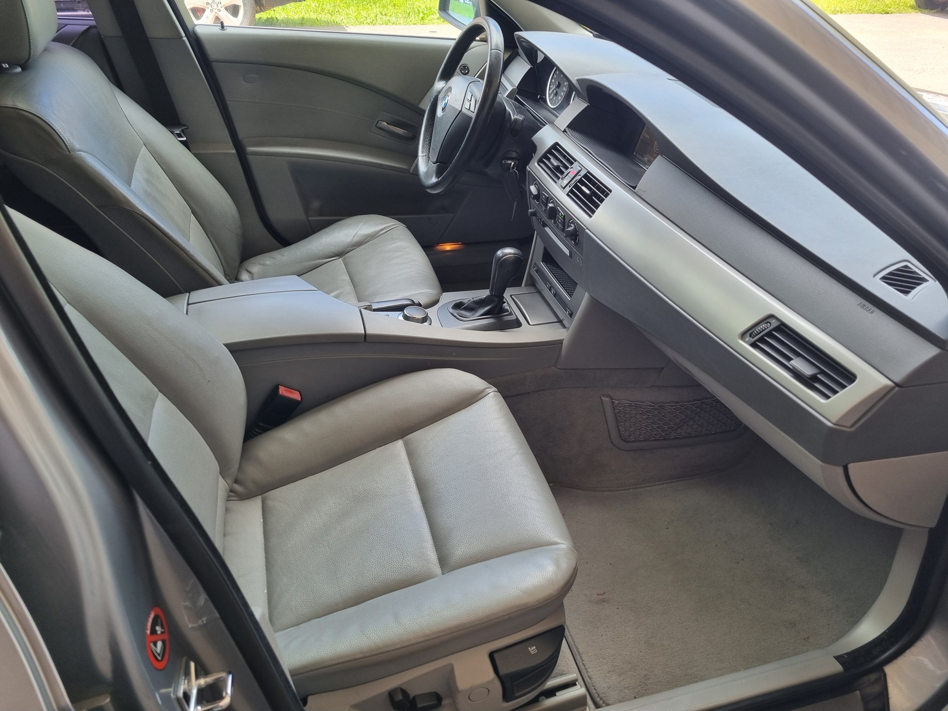 BMW 530xi Touring-image-4