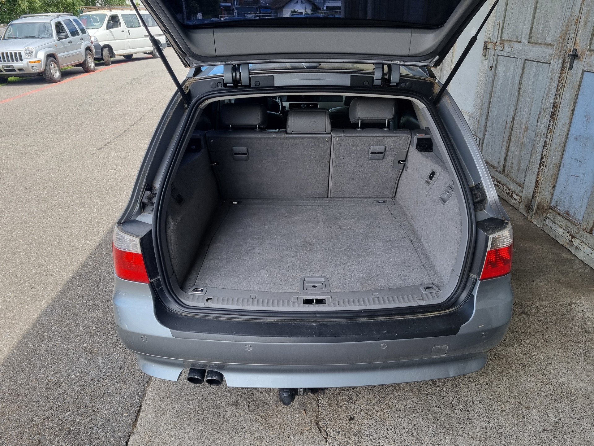 BMW 530xi Touring-image-6