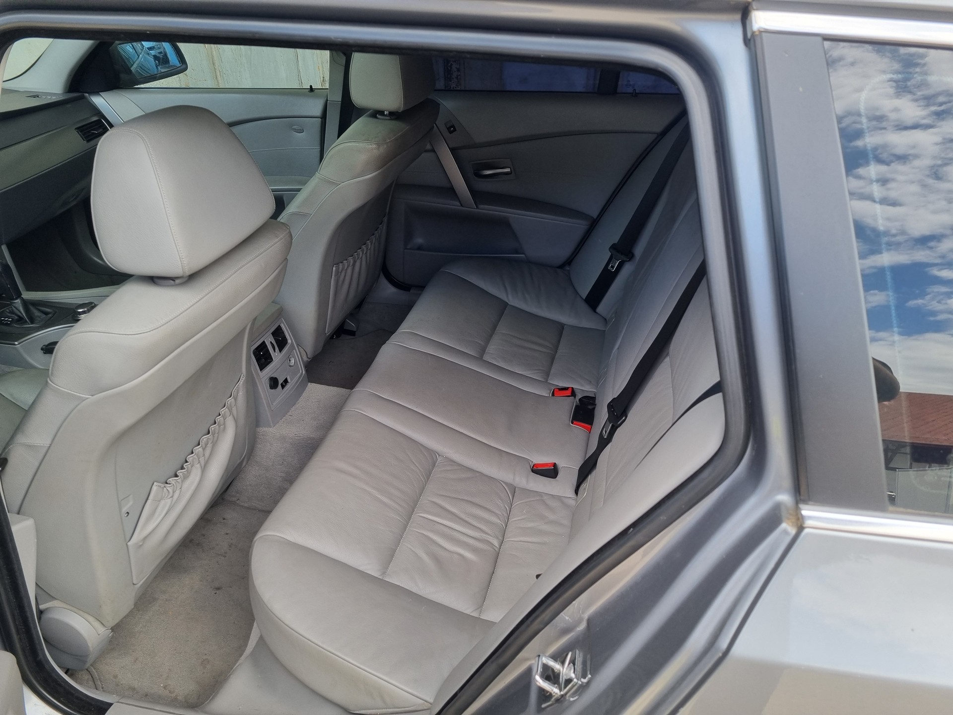 BMW 530xi Touring-image-7