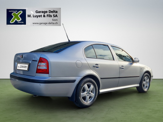 SKODA Octavia 2.0 Elegance-showroom-element-3