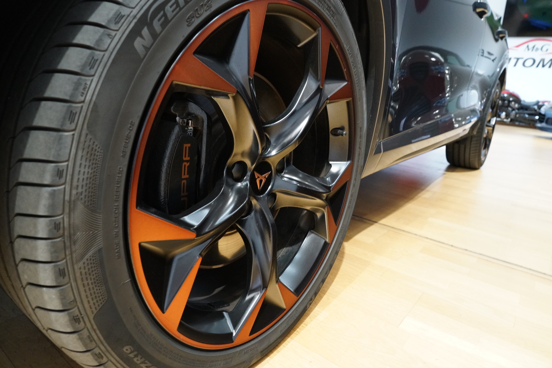 CUPRA Formentor 2.0TSI VZ 4Drive DSG 5-Jahre Garantie-showroom-element-3