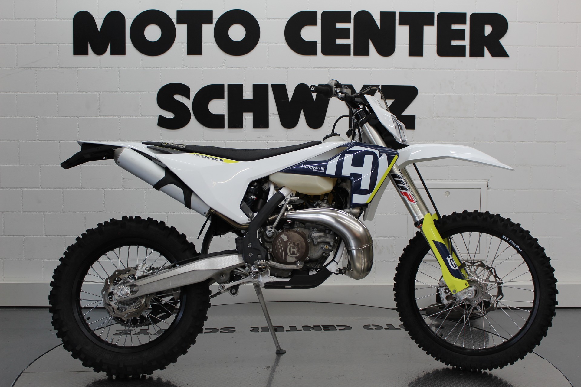 HUSQVARNA TE 300i-image-0