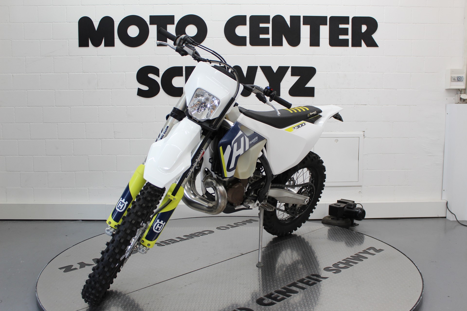 HUSQVARNA TE 300i-image-3