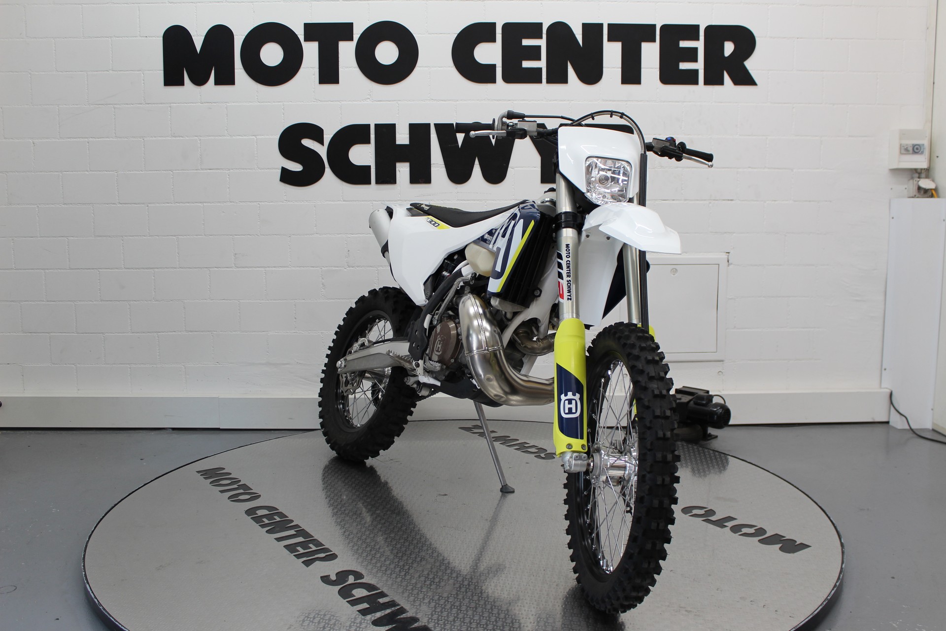 HUSQVARNA TE 300i-image-2