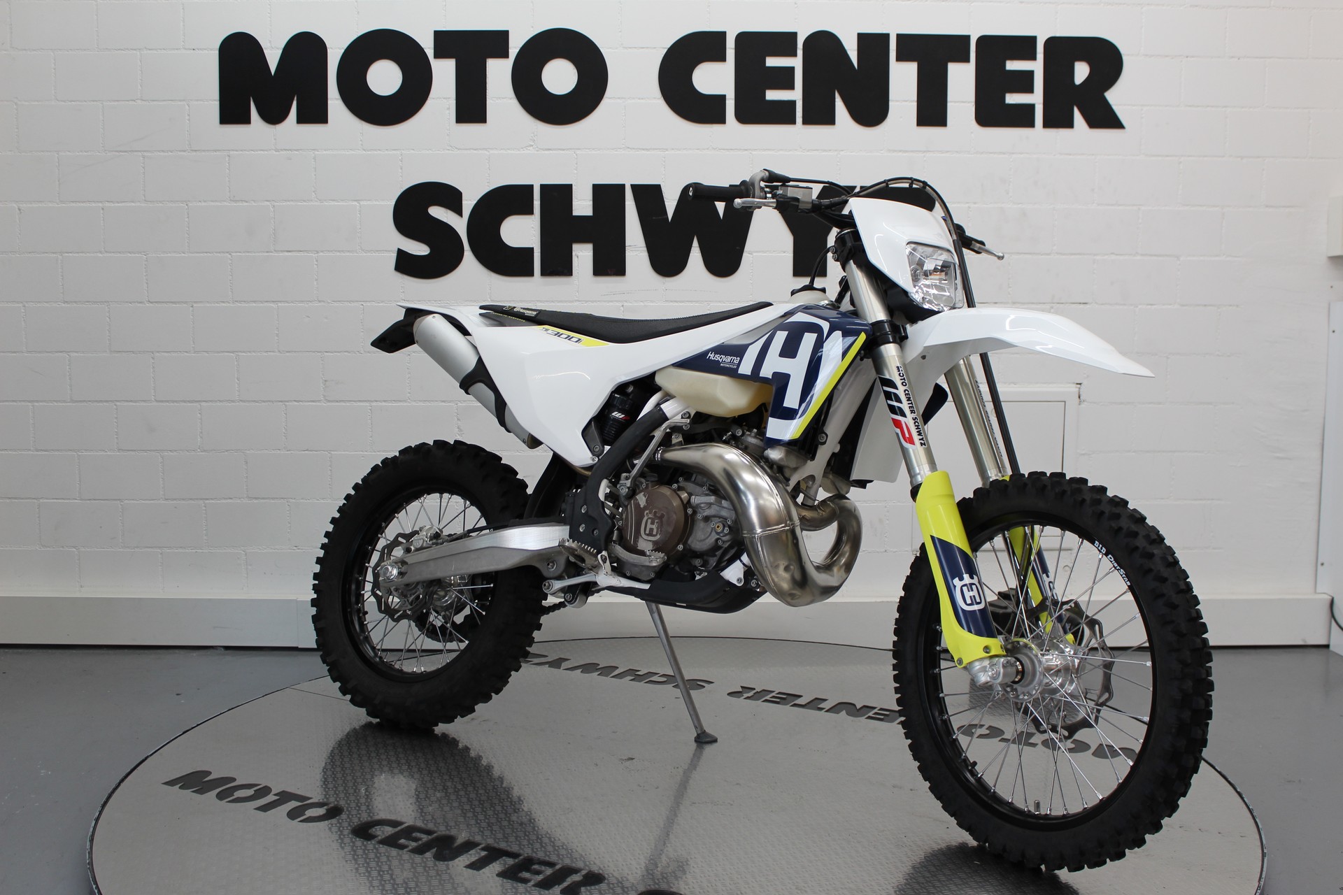 HUSQVARNA TE 300i-image-1