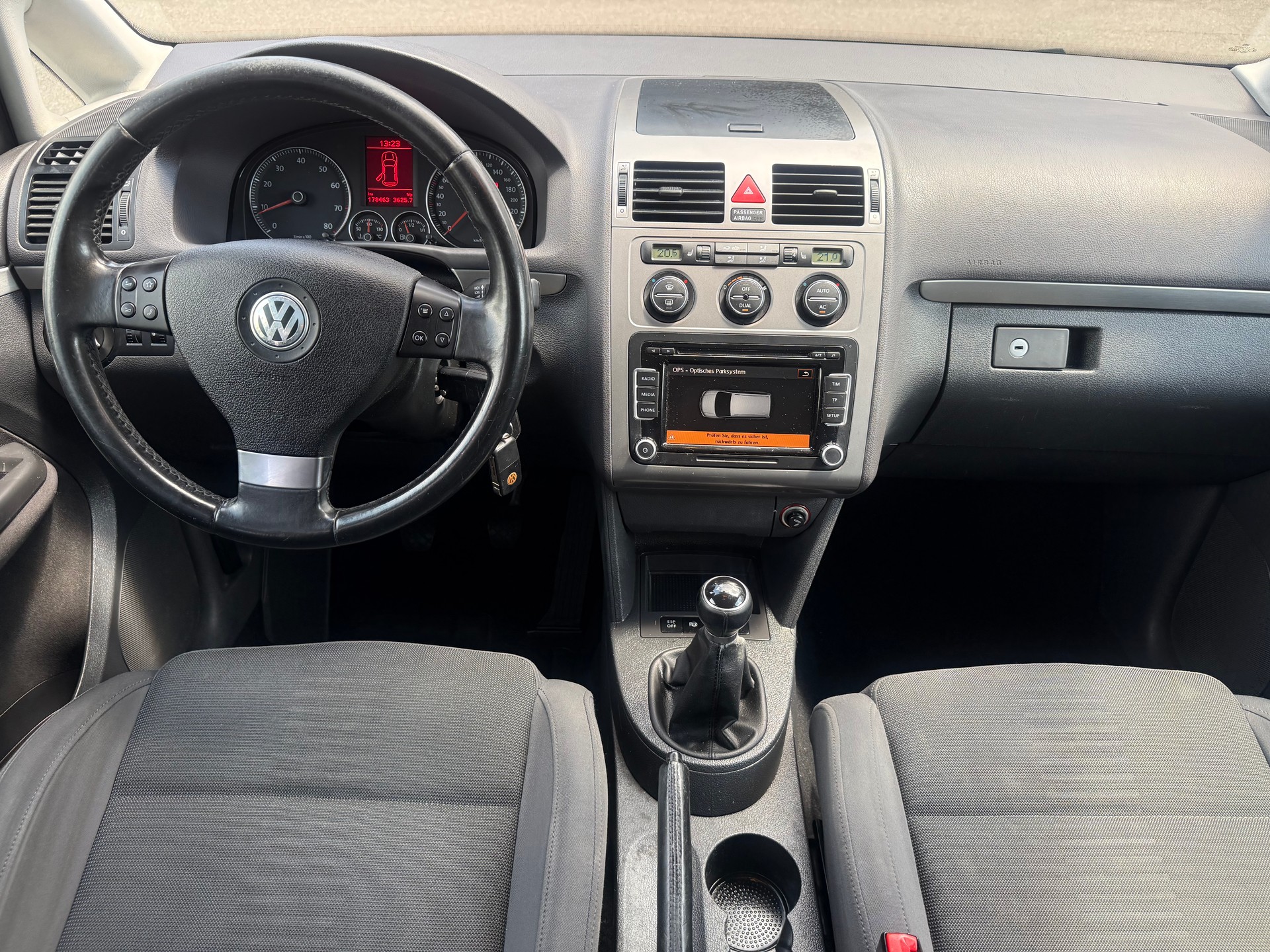 VW Touran 1.4 TSI Trendline-image-6