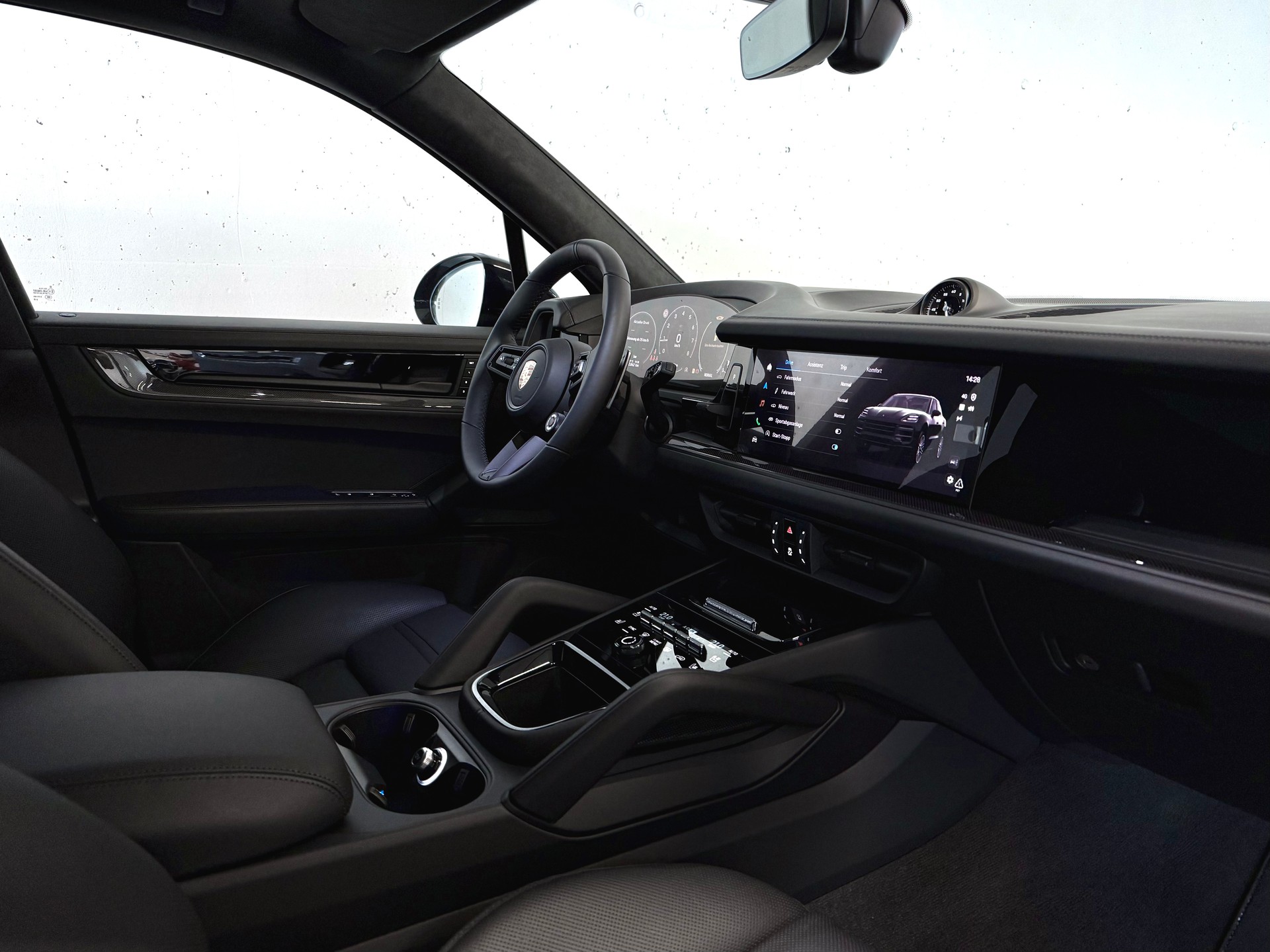 PORSCHE CAYENNE GTS | CARBON INTERIEUR | STANDHEIZUNG | HINTERACHSLENKUNG | PANORAMADACH | ANHÄNGERKUPPLUNG-image-9