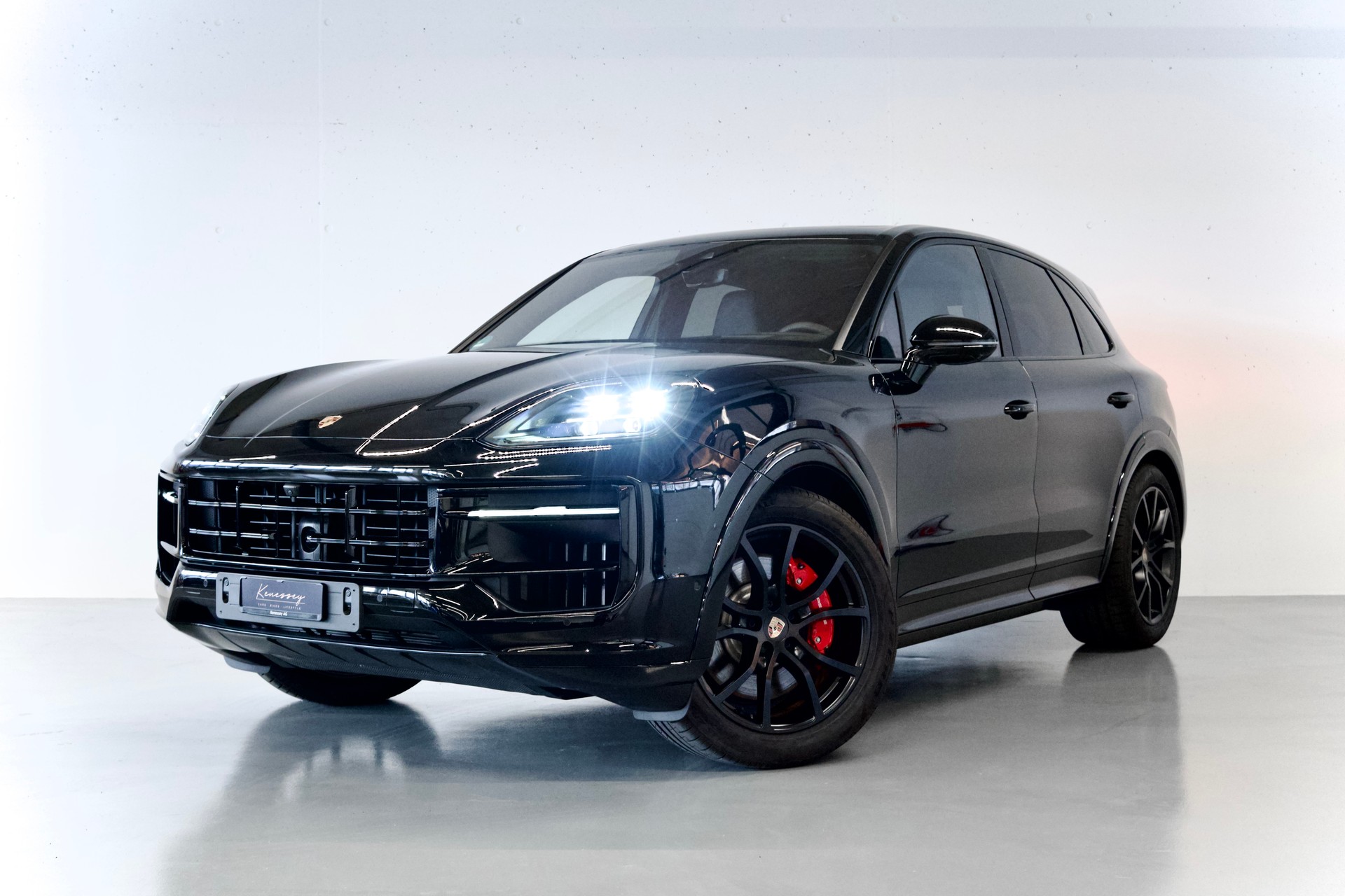 PORSCHE CAYENNE GTS | CARBON INTERIEUR | STANDHEIZUNG | HINTERACHSLENKUNG | PANORAMADACH | ANHÄNGERKUPPLUNG-image-14