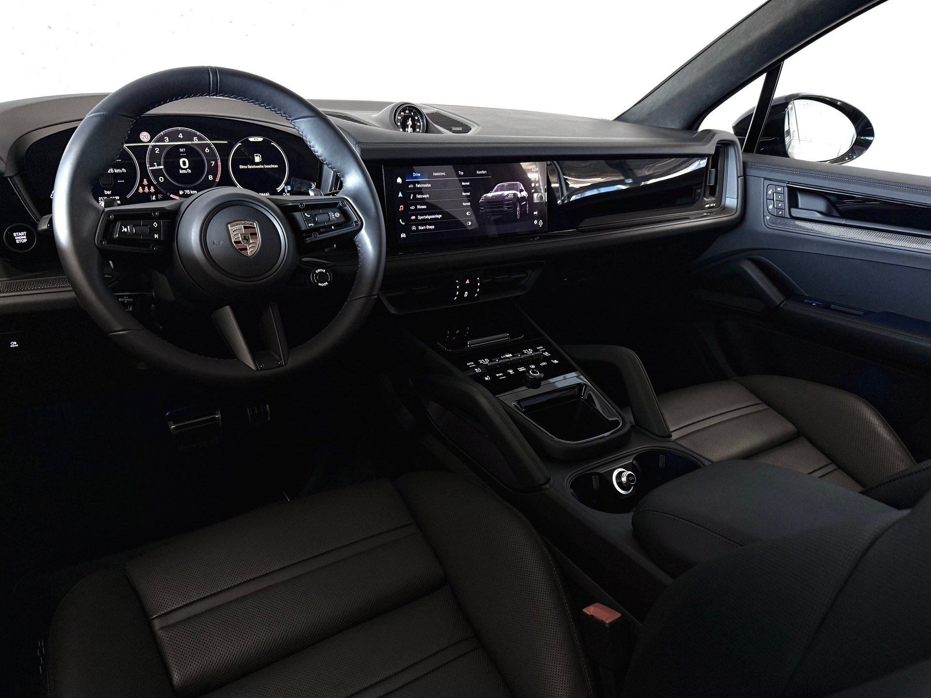PORSCHE CAYENNE GTS | CARBON INTERIEUR | STANDHEIZUNG | HINTERACHSLENKUNG | PANORAMADACH | ANHÄNGERKUPPLUNG-image-5