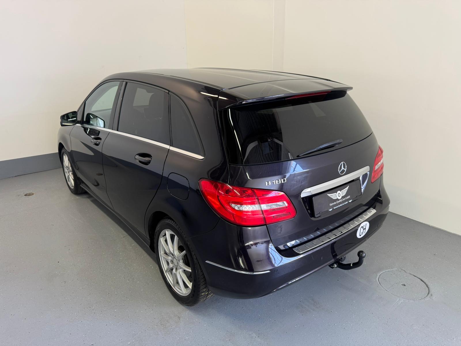 MERCEDES-BENZ B 180 7G-DCT-image-8