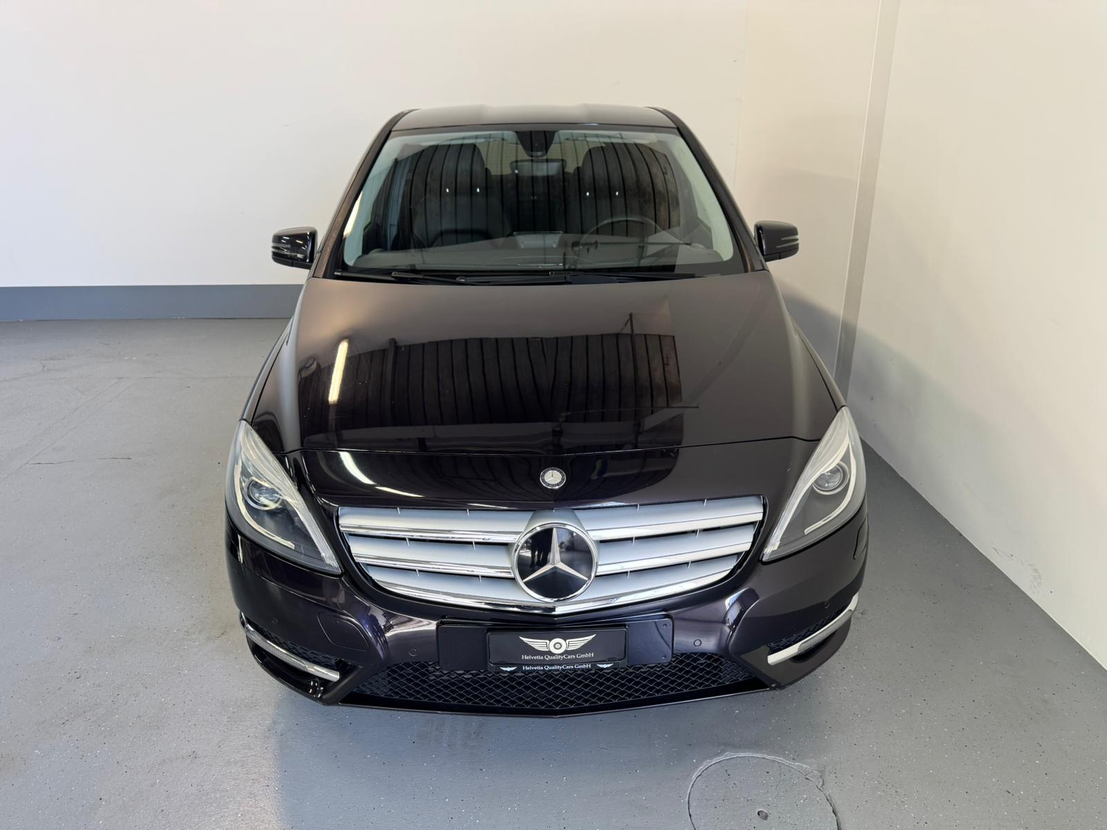 MERCEDES-BENZ B 180 7G-DCT-showroom-element-3