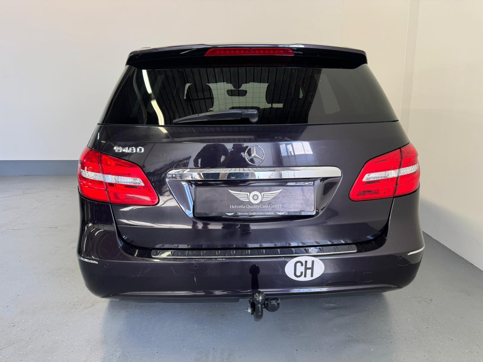 MERCEDES-BENZ B 180 7G-DCT-image-10